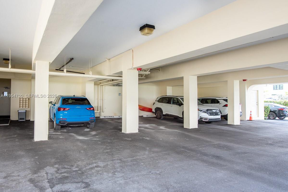 10180 W Bay Hbr Dr #4A Bay Harbor Islands, FL 33154