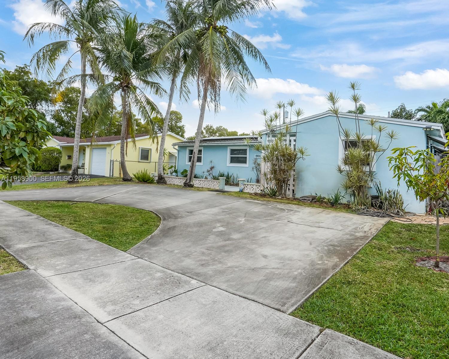1906 N 31st Ave Hollywood, FL 33021