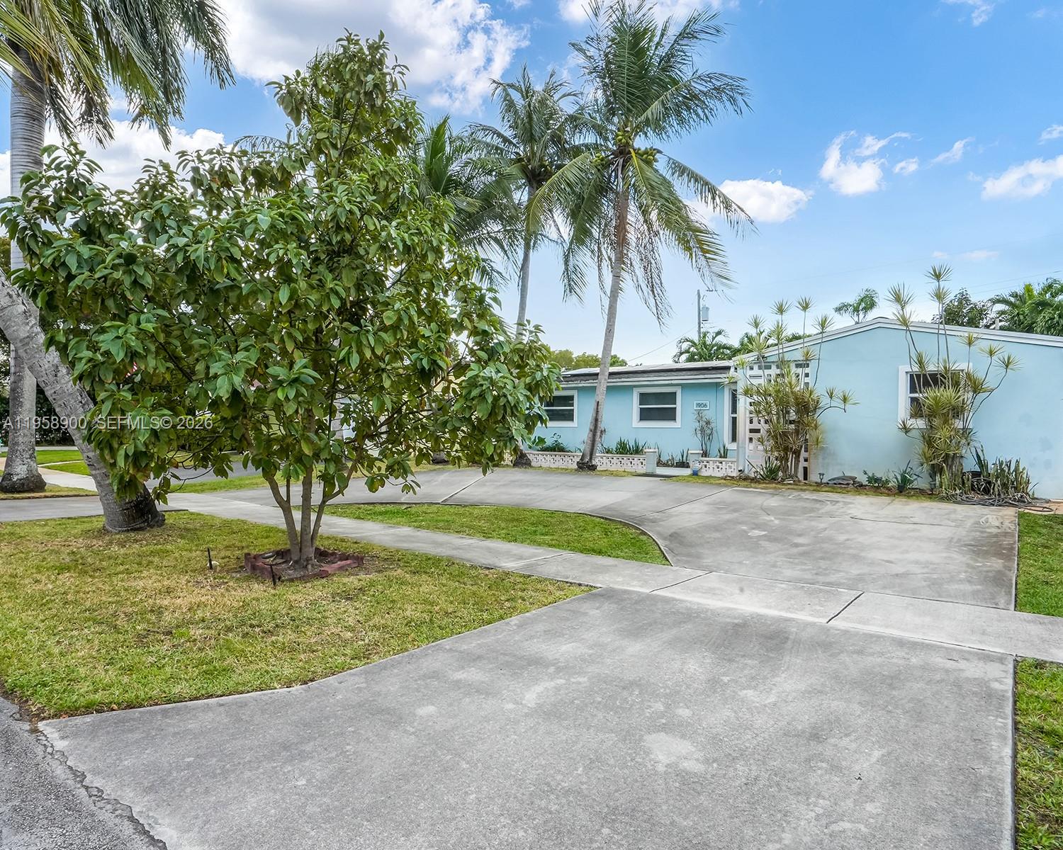 1906 N 31st Ave Hollywood, FL 33021