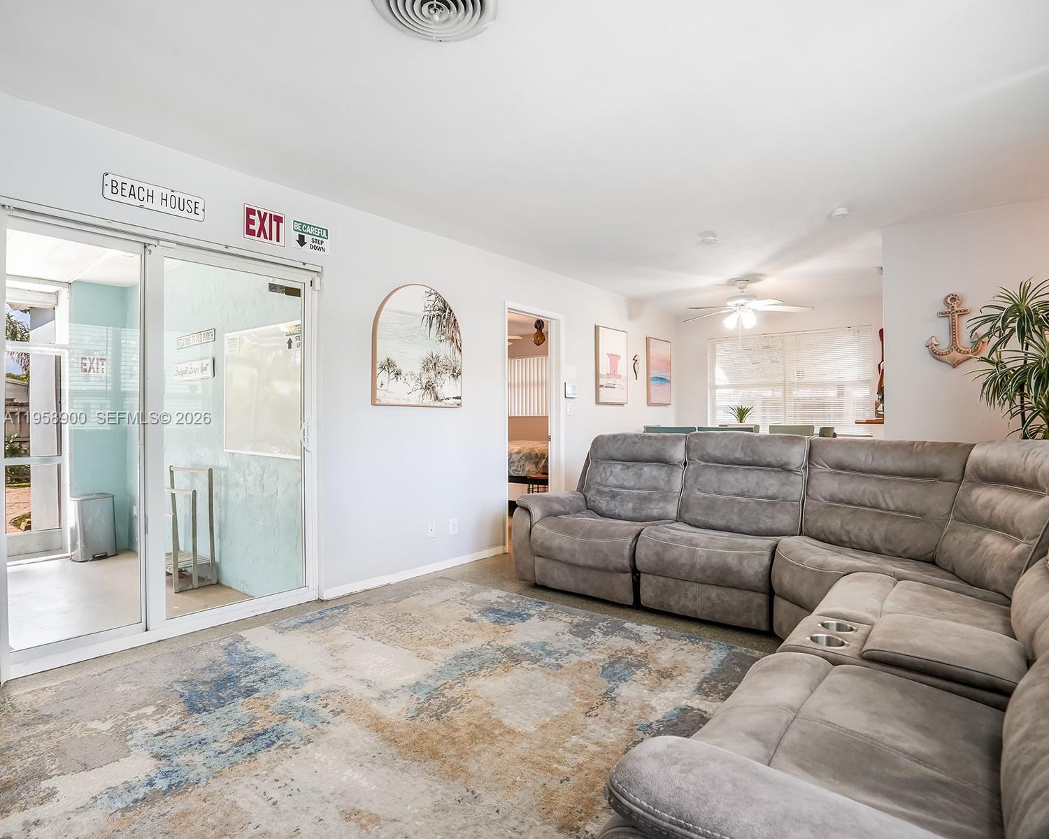 1906 N 31st Ave Hollywood, FL 33021