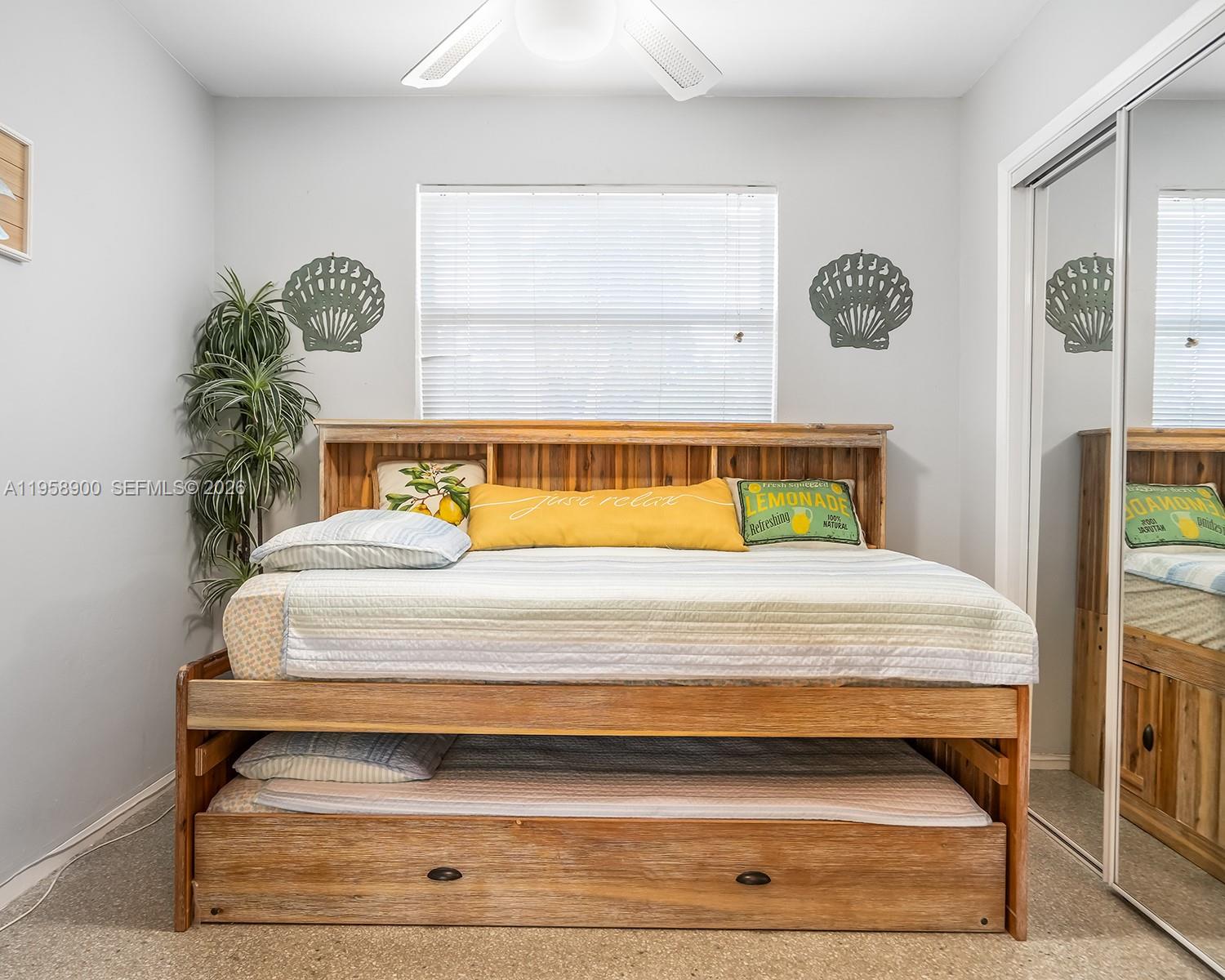 1906 N 31st Ave Hollywood, FL 33021