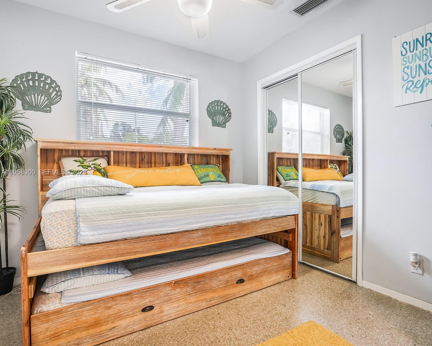 1906 N 31st Ave Hollywood, FL 33021