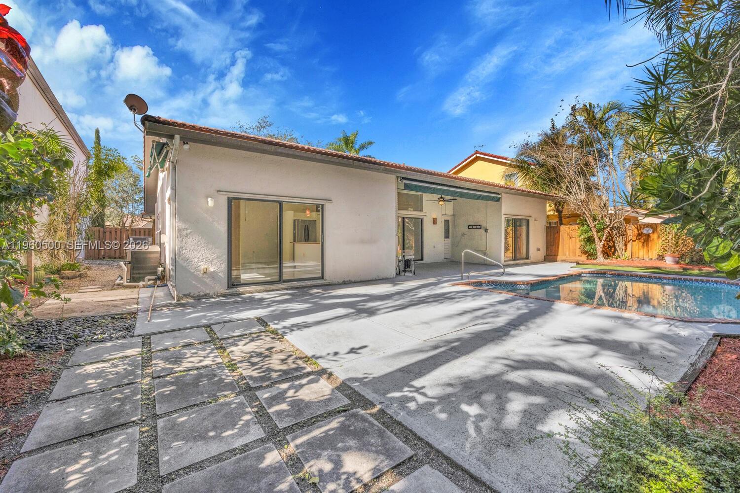 10635 SW 158th Pl Miami, FL 33196