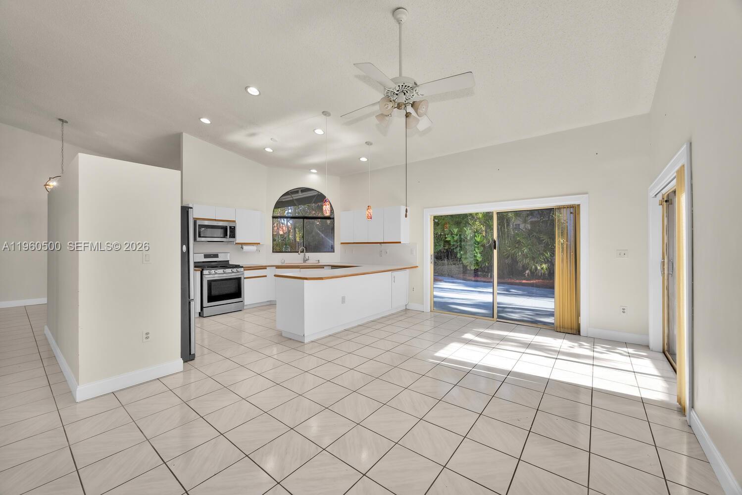 10635 SW 158th Pl Miami, FL 33196