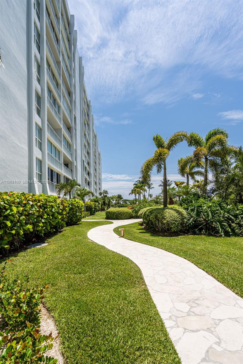 609 Ocean Dr #4G Key Biscayne, FL 33149
