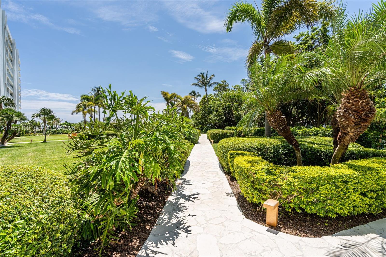 609 Ocean Dr #4G Key Biscayne, FL 33149