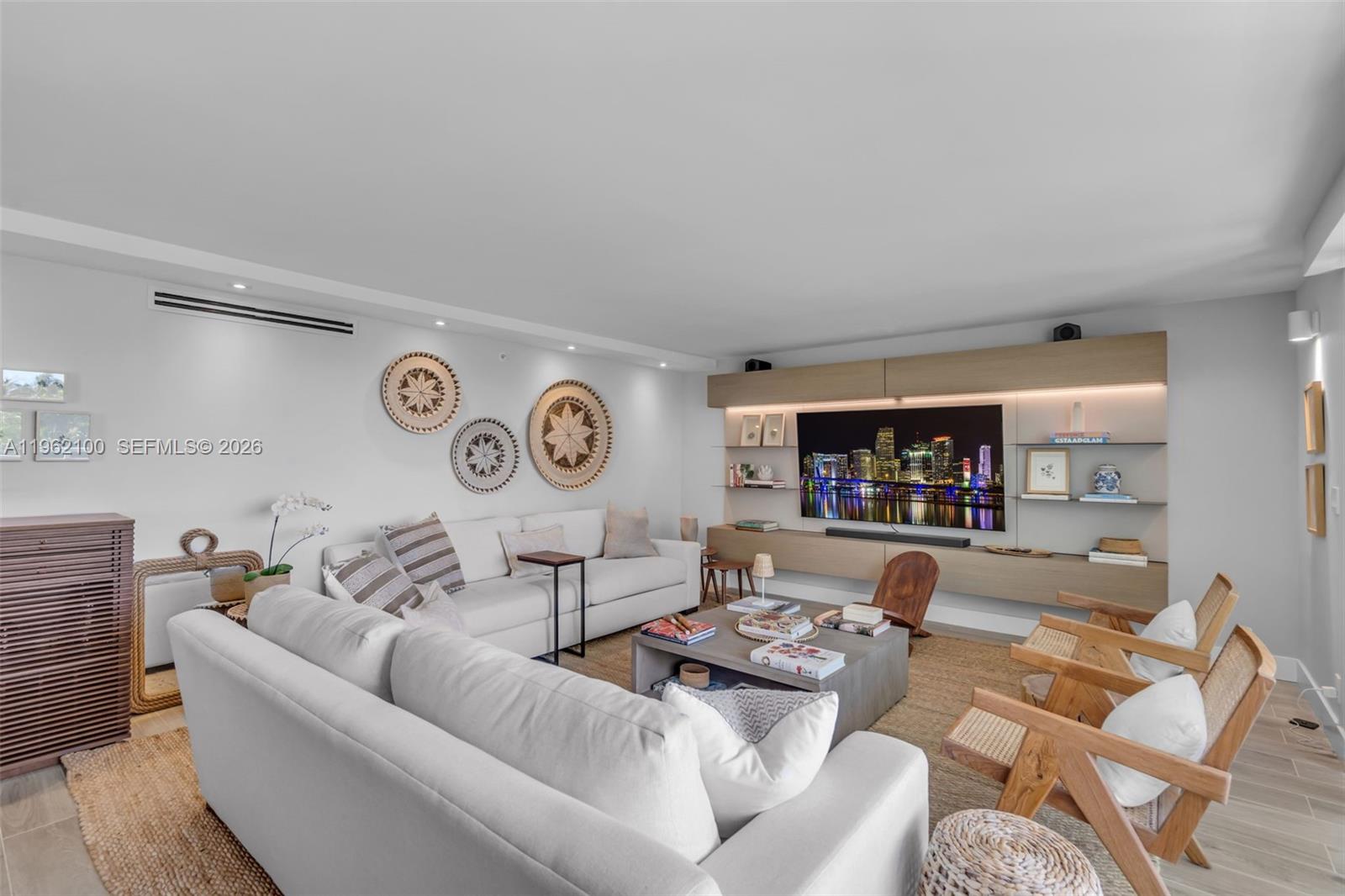 609 Ocean Dr #4G Key Biscayne, FL 33149