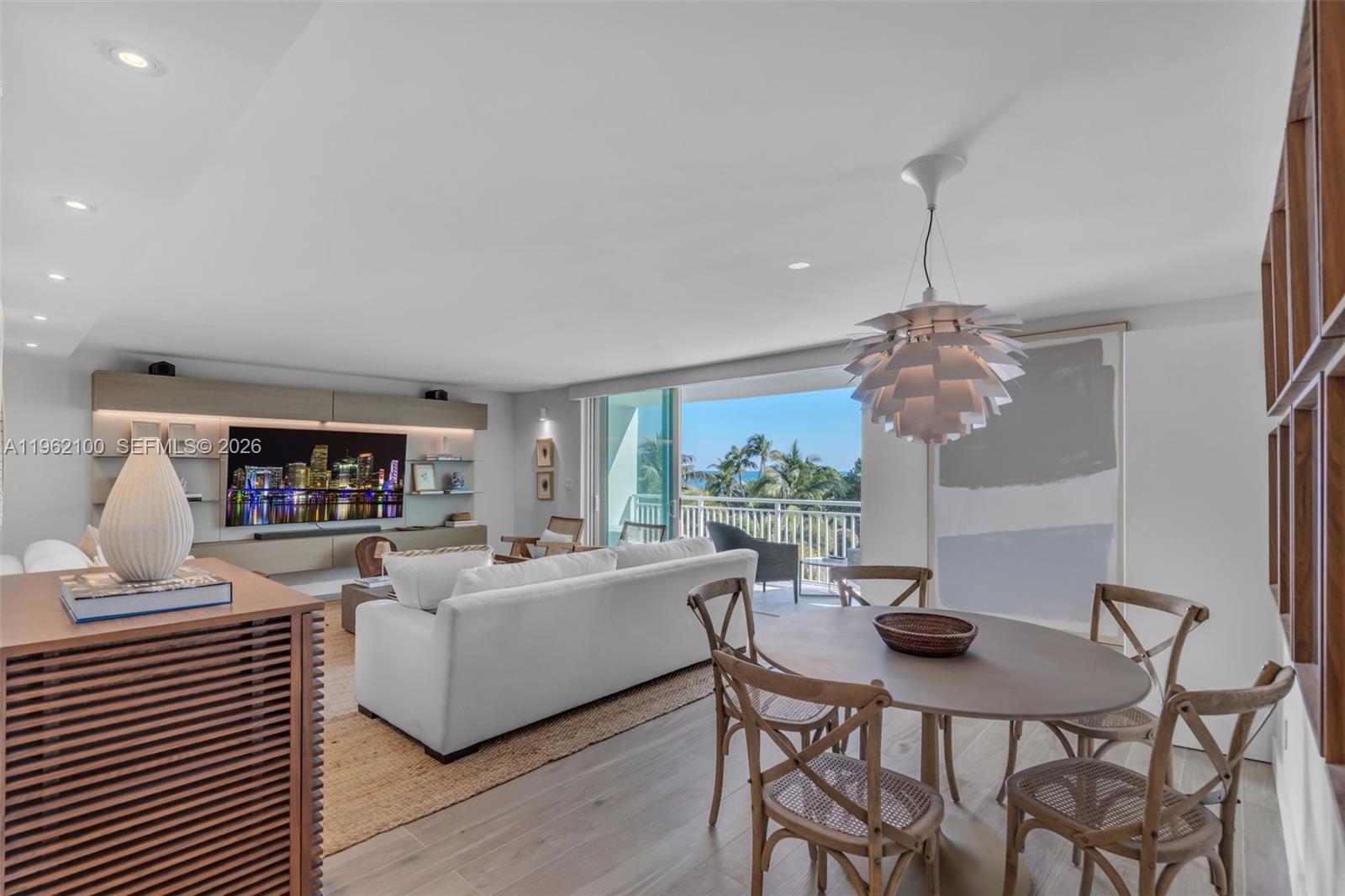 609 Ocean Dr #4G Key Biscayne, FL 33149