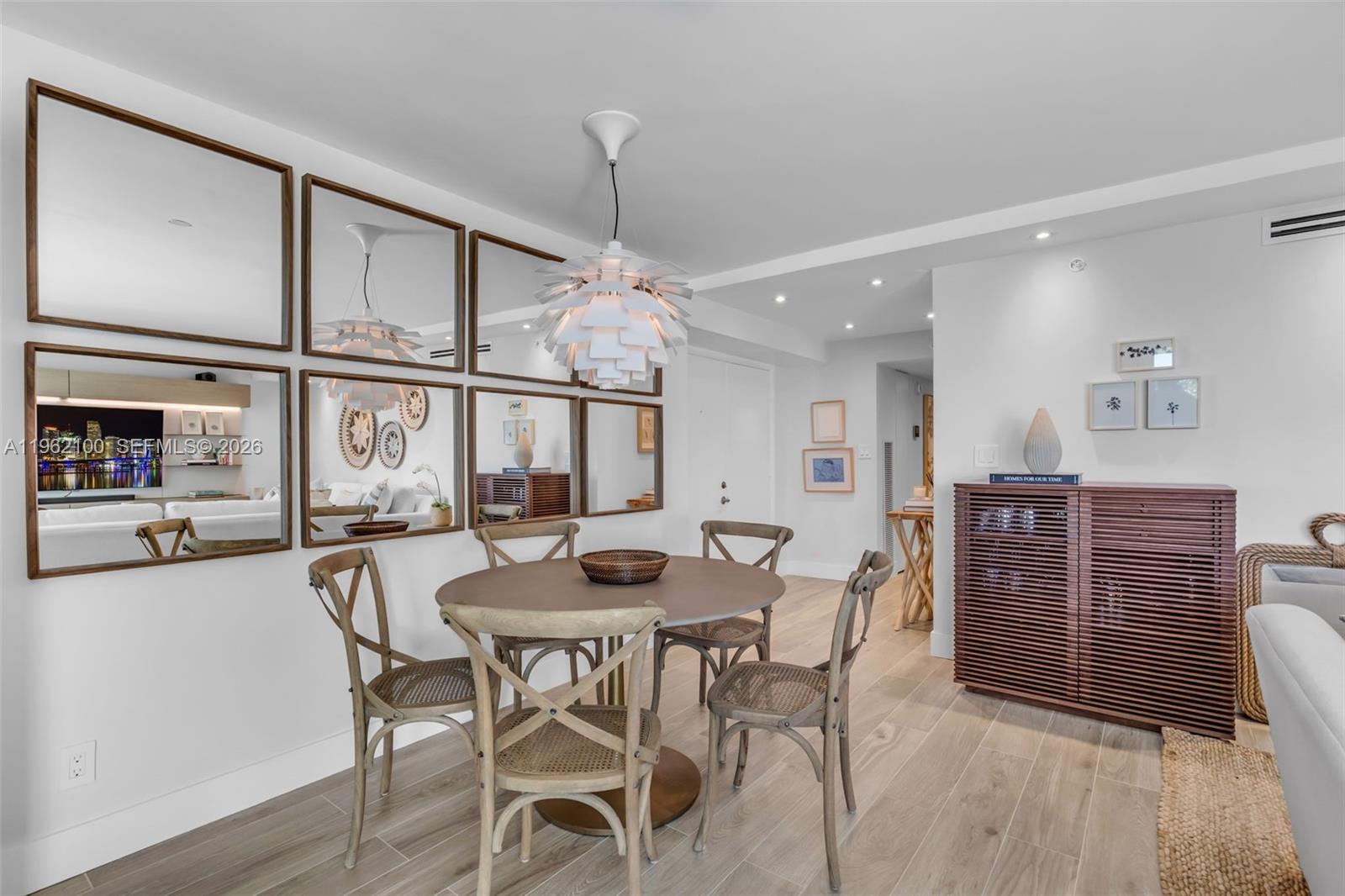 609 Ocean Dr #4G Key Biscayne, FL 33149