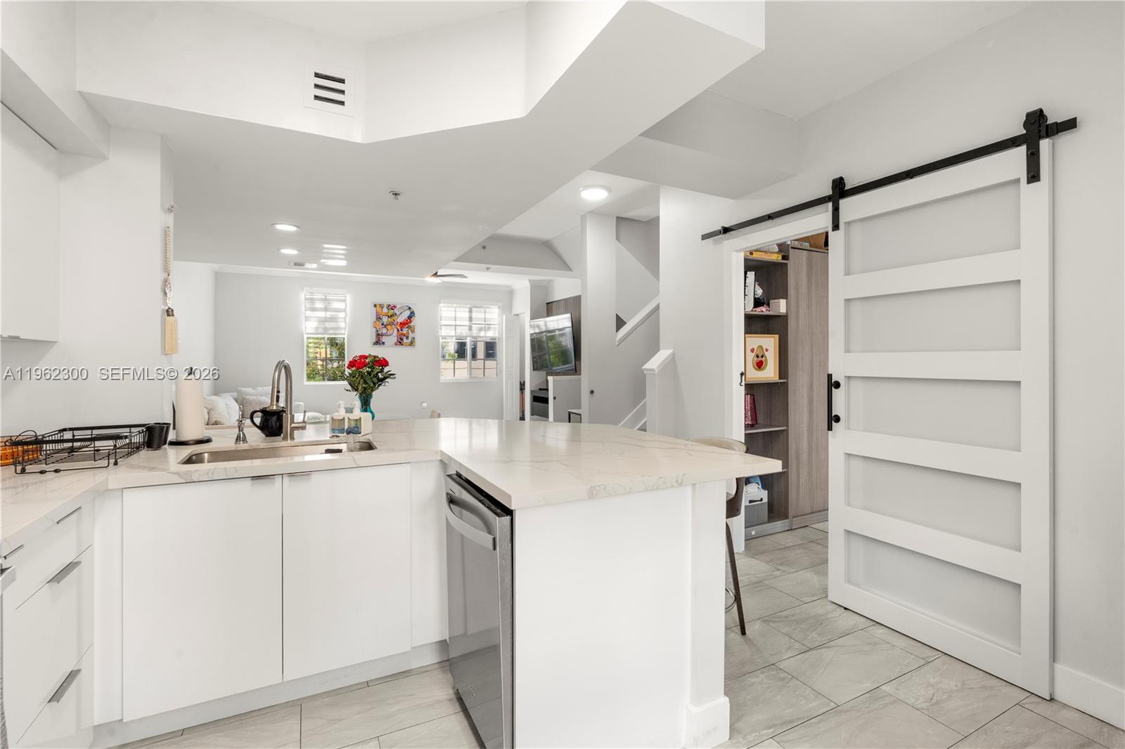 2991 NE 185th St #1706 Aventura, FL 33180