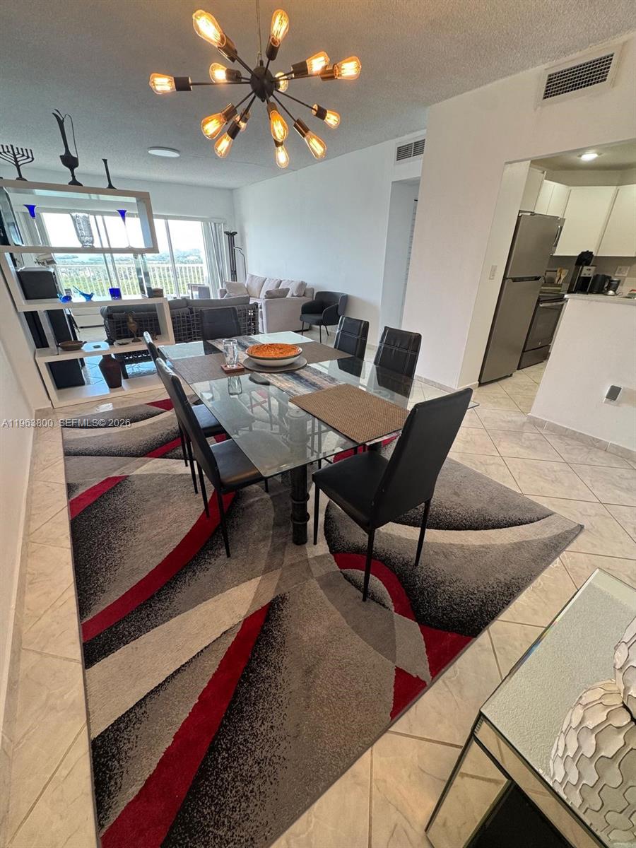 image Arlen House Condo10