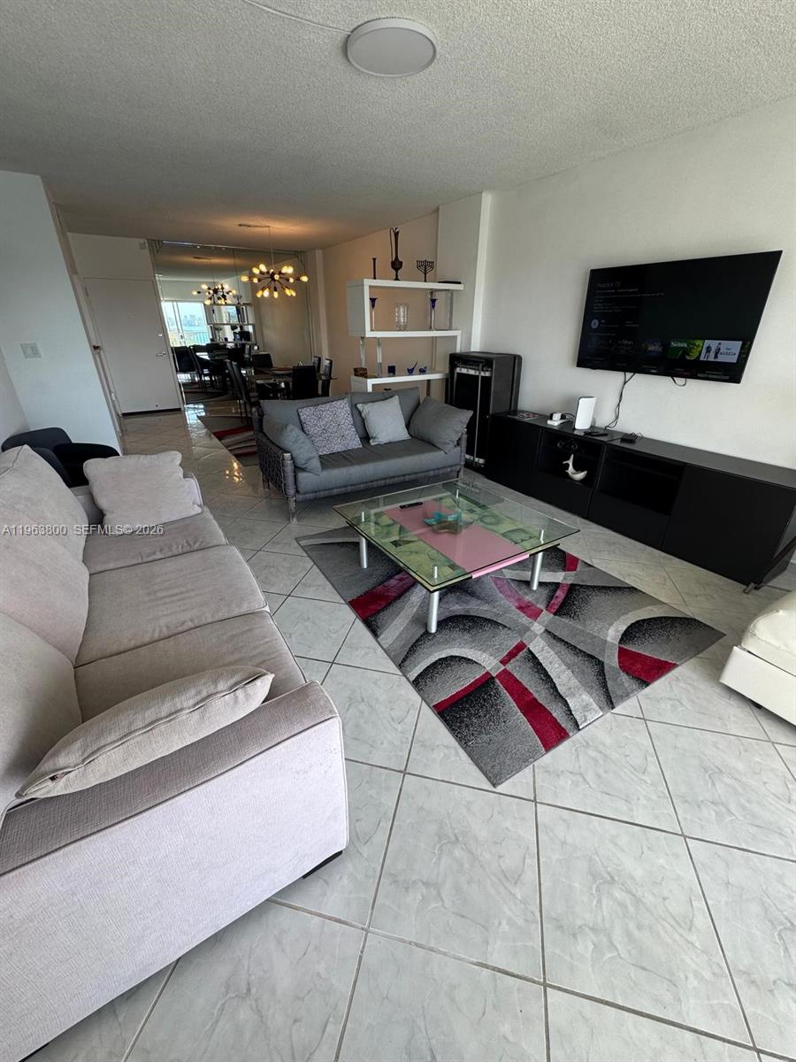 image Arlen House Condo13