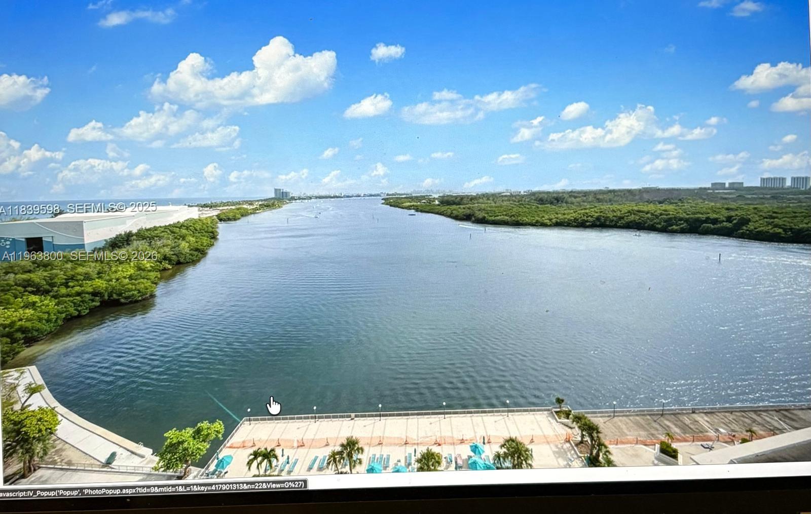 image Arlen House Condo4