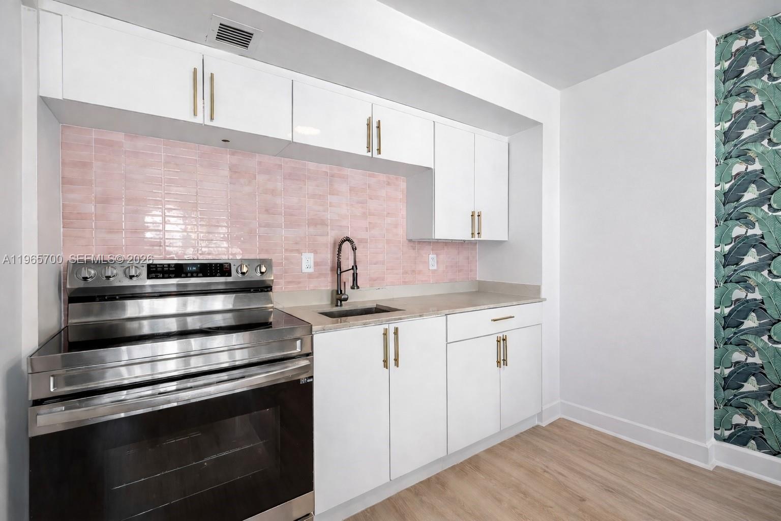 345 Ocean Dr #718 Miami Beach, FL 33139