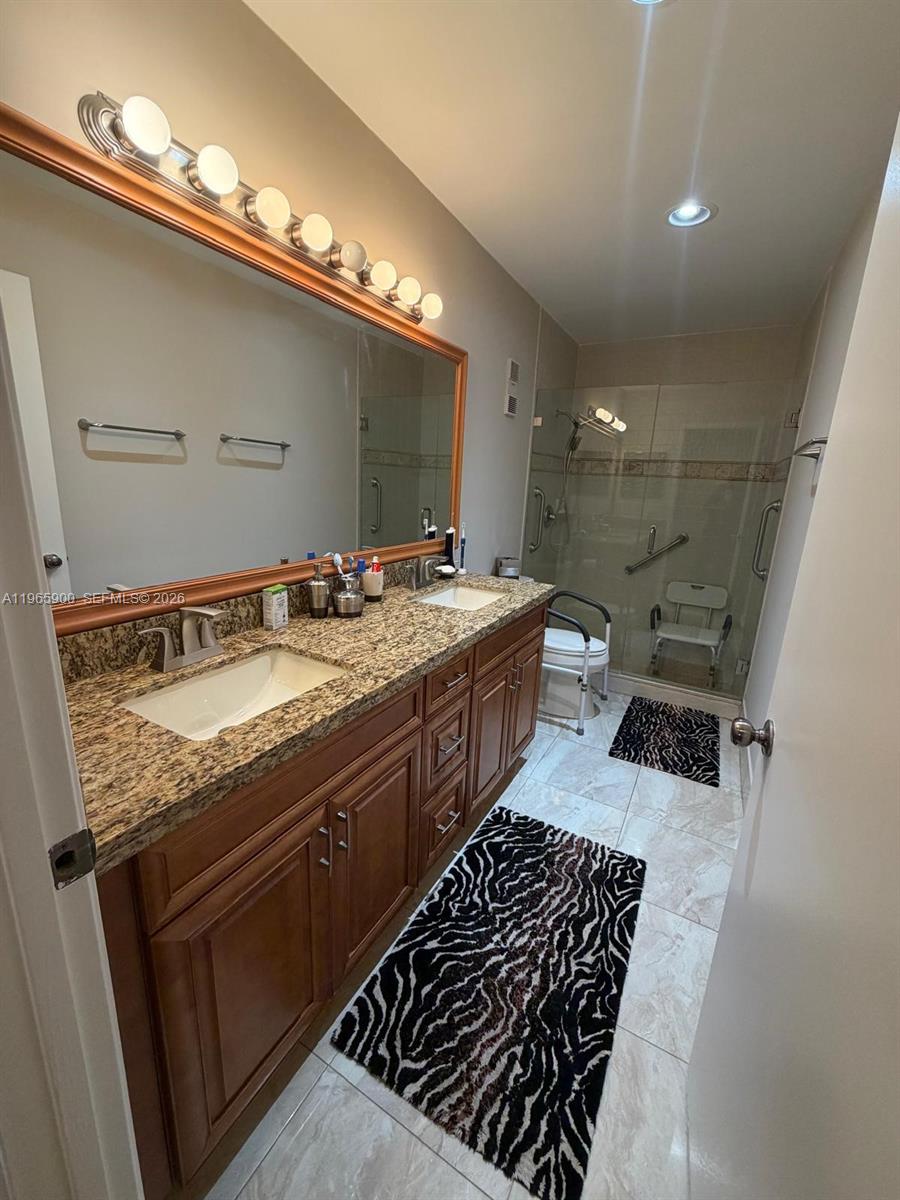 6180 Kings Gate Cir Delray Beach, FL 33484