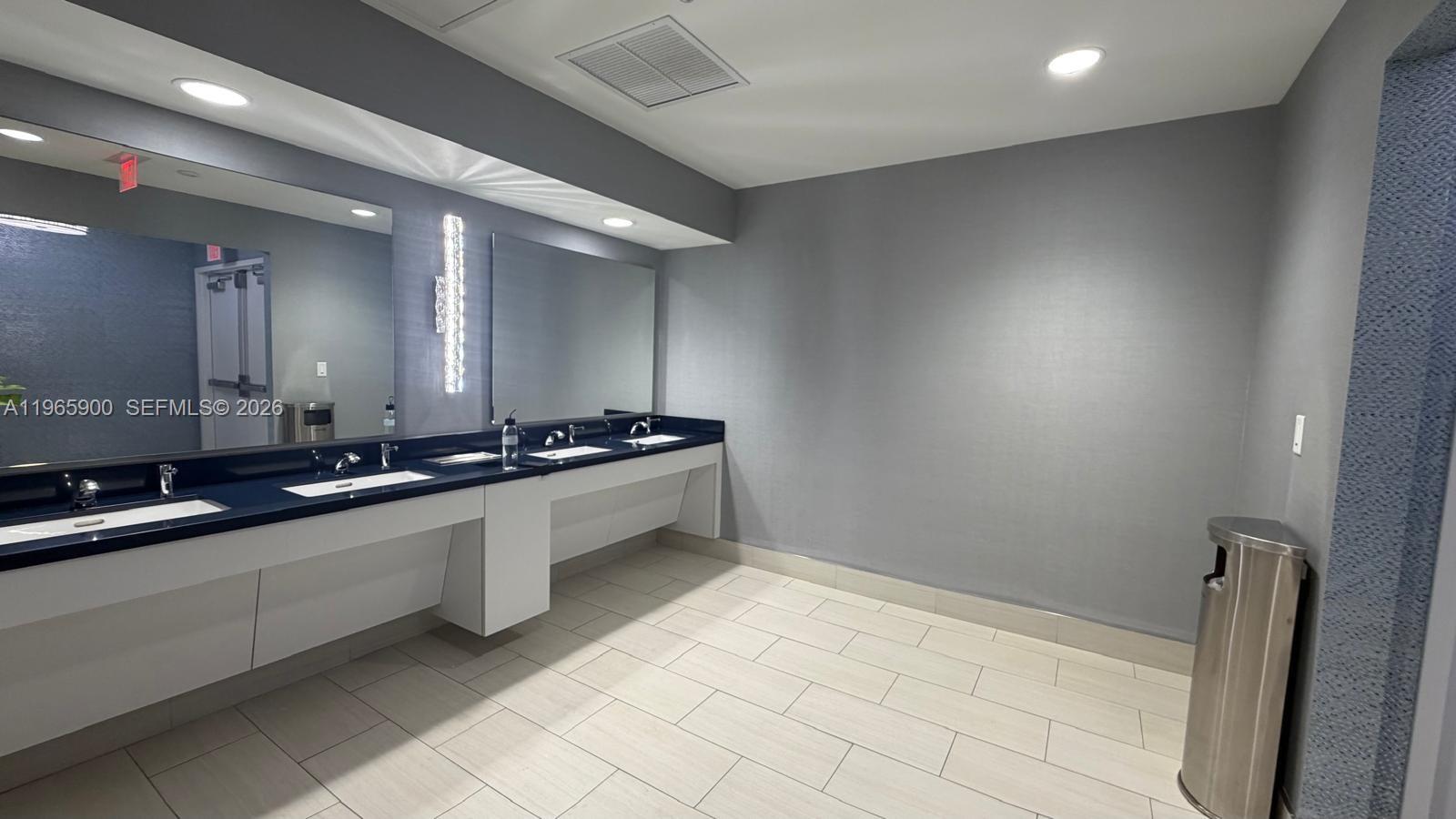 6180 Kings Gate Cir Delray Beach, FL 33484