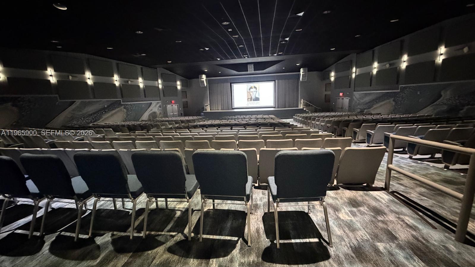 6180 Kings Gate Cir Delray Beach, FL 33484