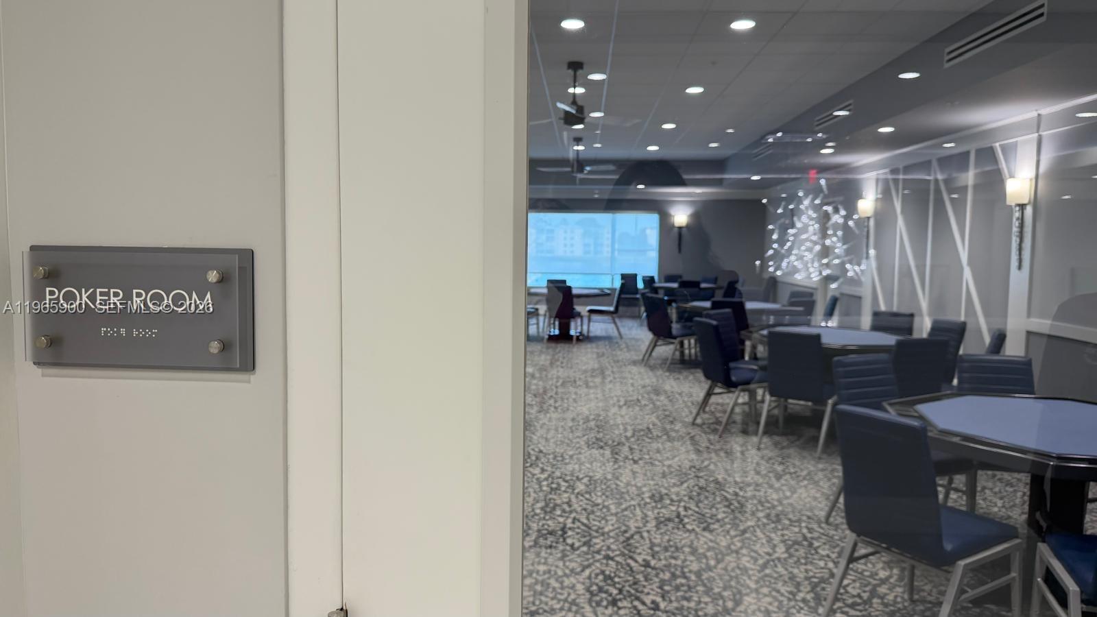 6180 Kings Gate Cir Delray Beach, FL 33484