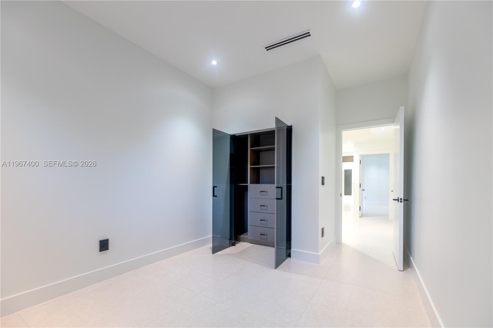 6650 SW 94th Ave Miami, FL 33173