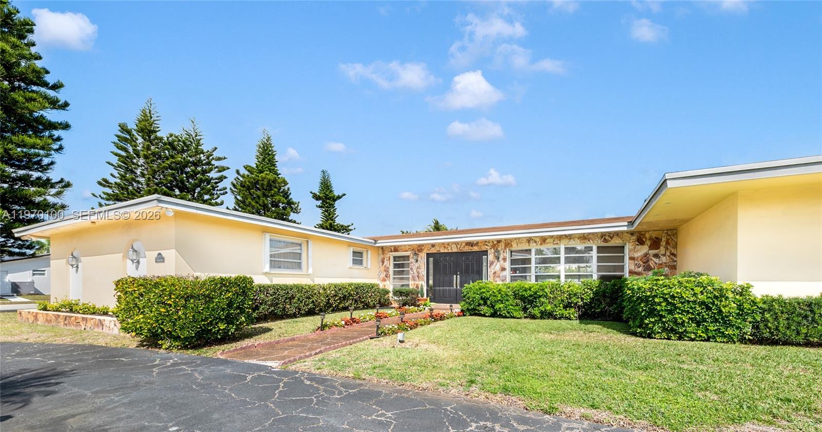 4931 Madison St Hollywood, FL 33021