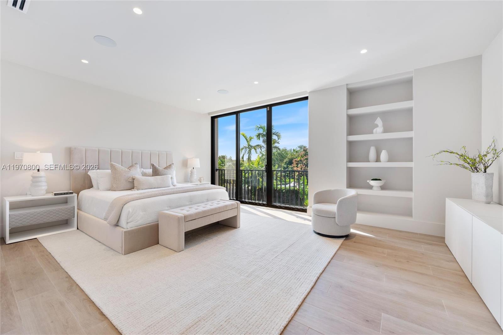 5854 SW 30th St Miami, FL 33155