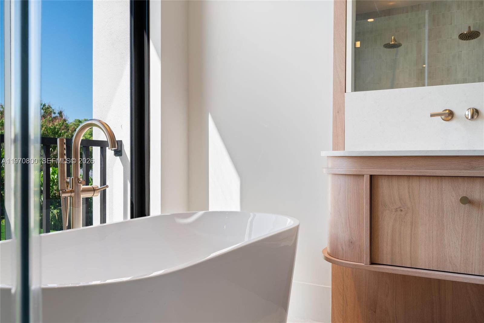 5854 SW 30th St Miami, FL 33155