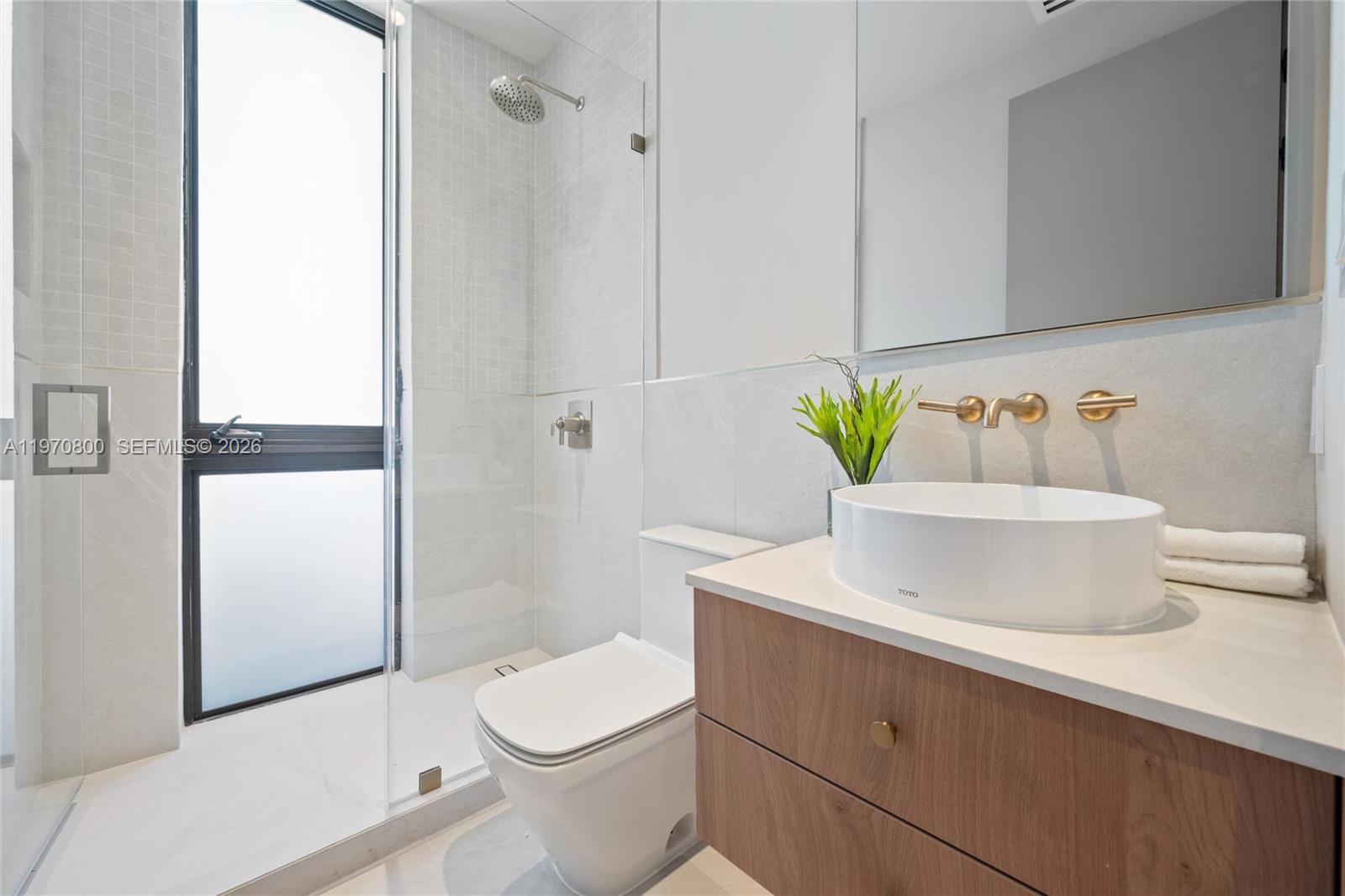 5854 SW 30th St Miami, FL 33155