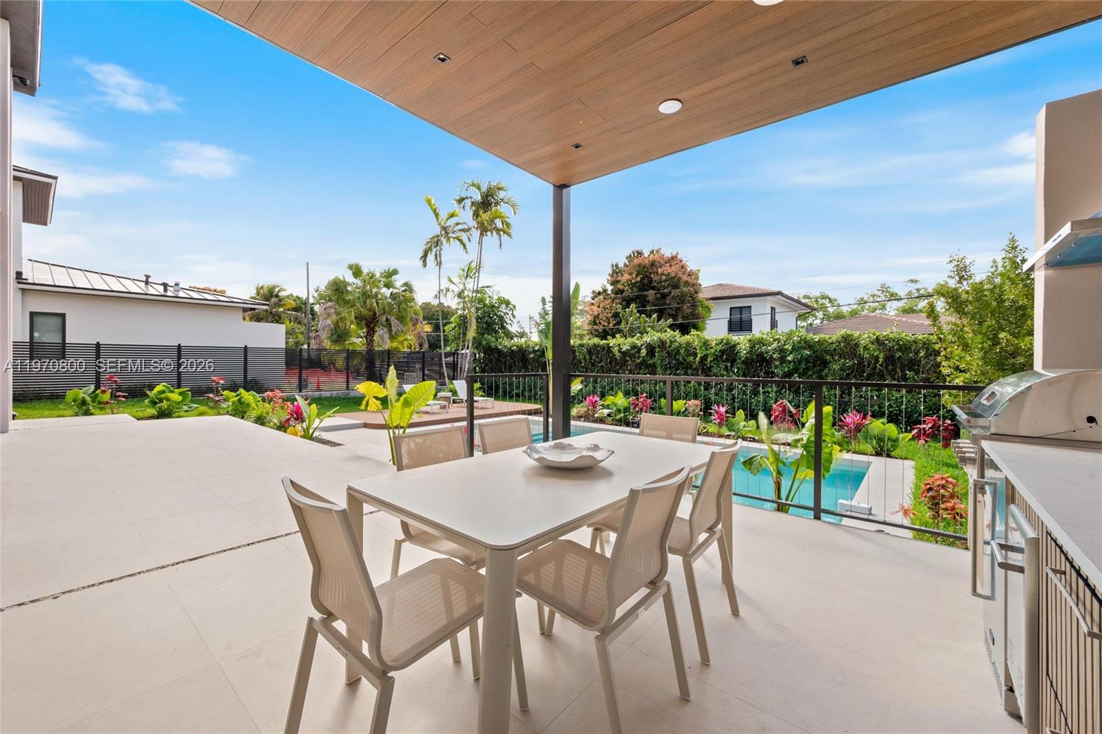 5854 SW 30th St Miami, FL 33155