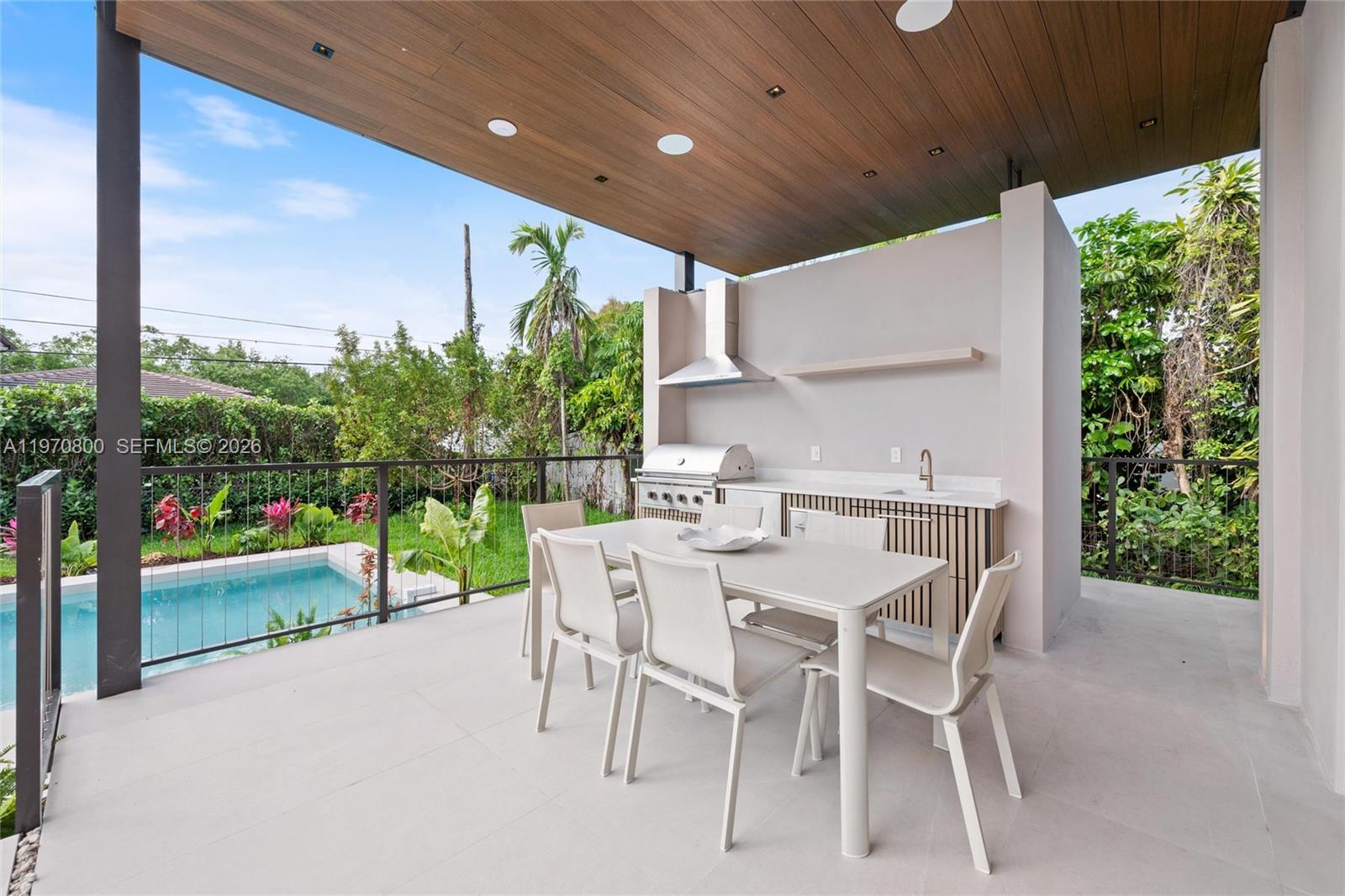 5854 SW 30th St Miami, FL 33155