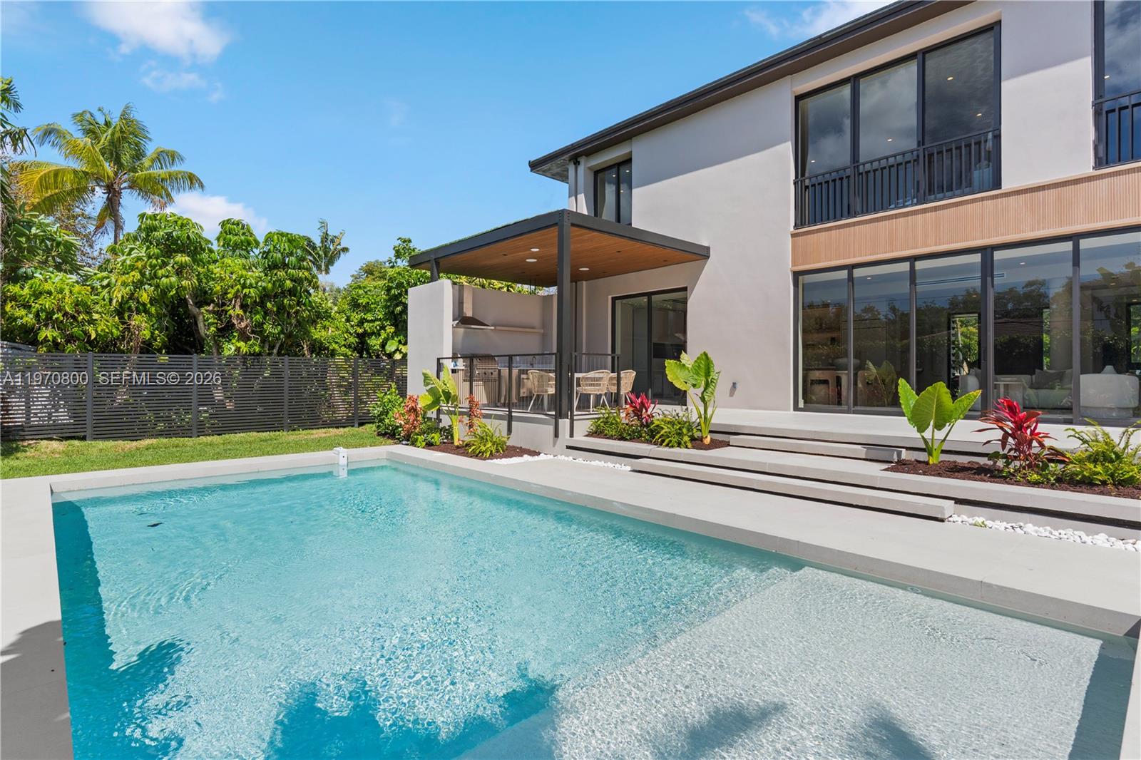 5854 SW 30th St Miami, FL 33155