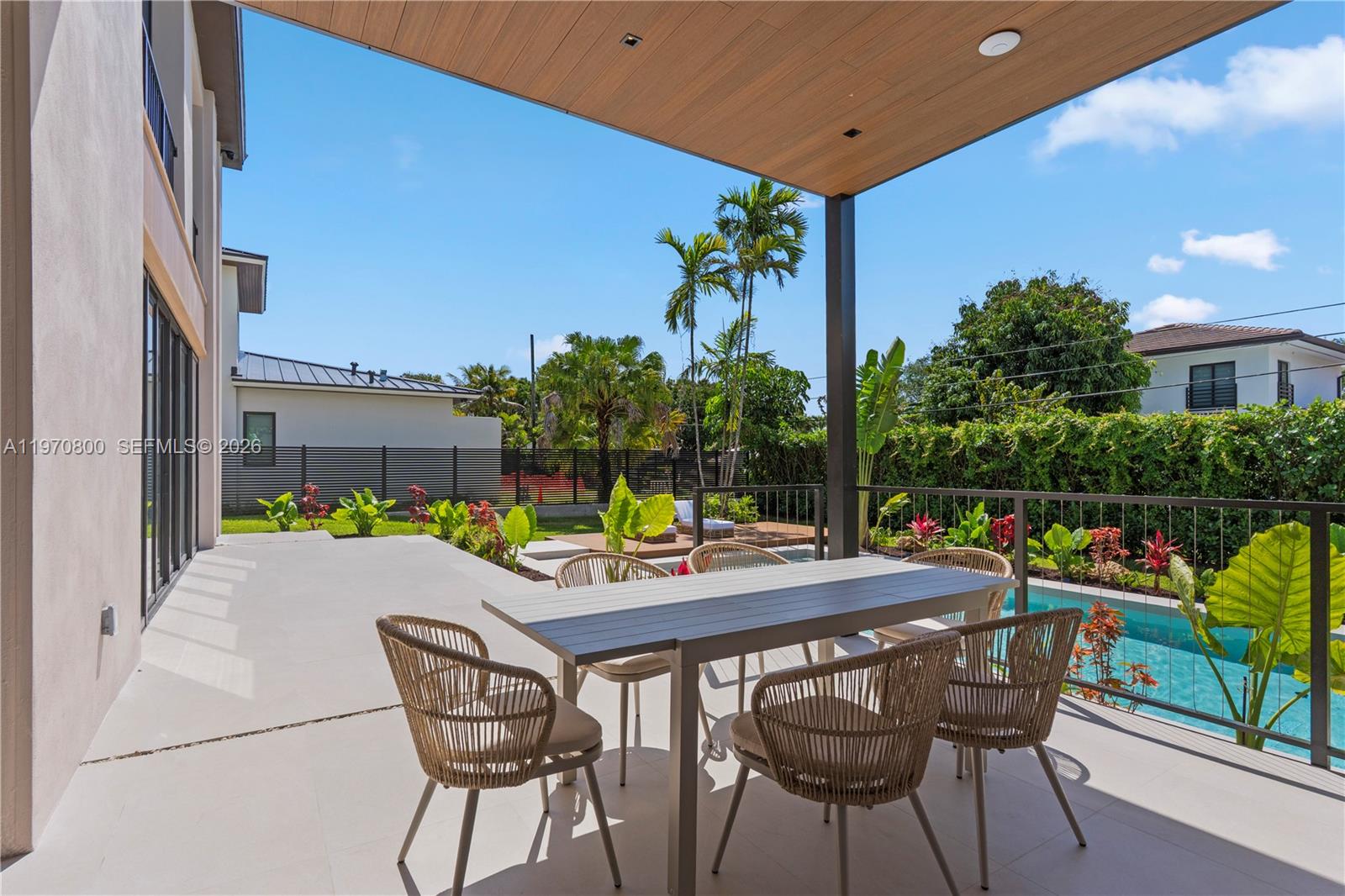 5854 SW 30th St Miami, FL 33155