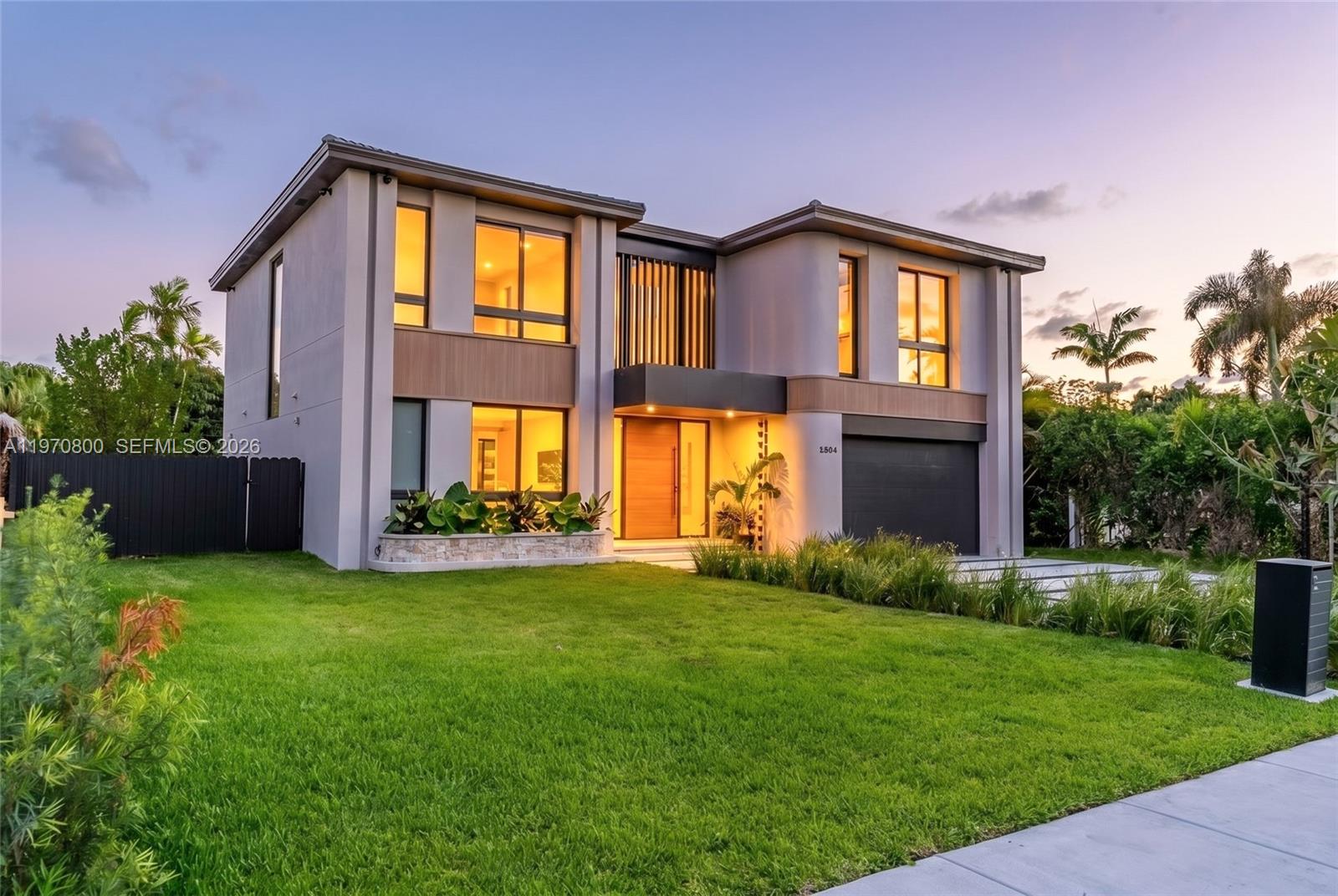 5854 SW 30th St Miami, FL 33155