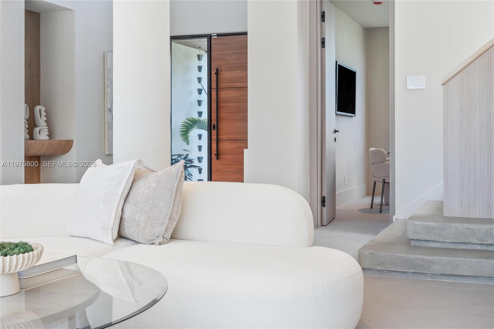 5854 SW 30th St Miami, FL 33155