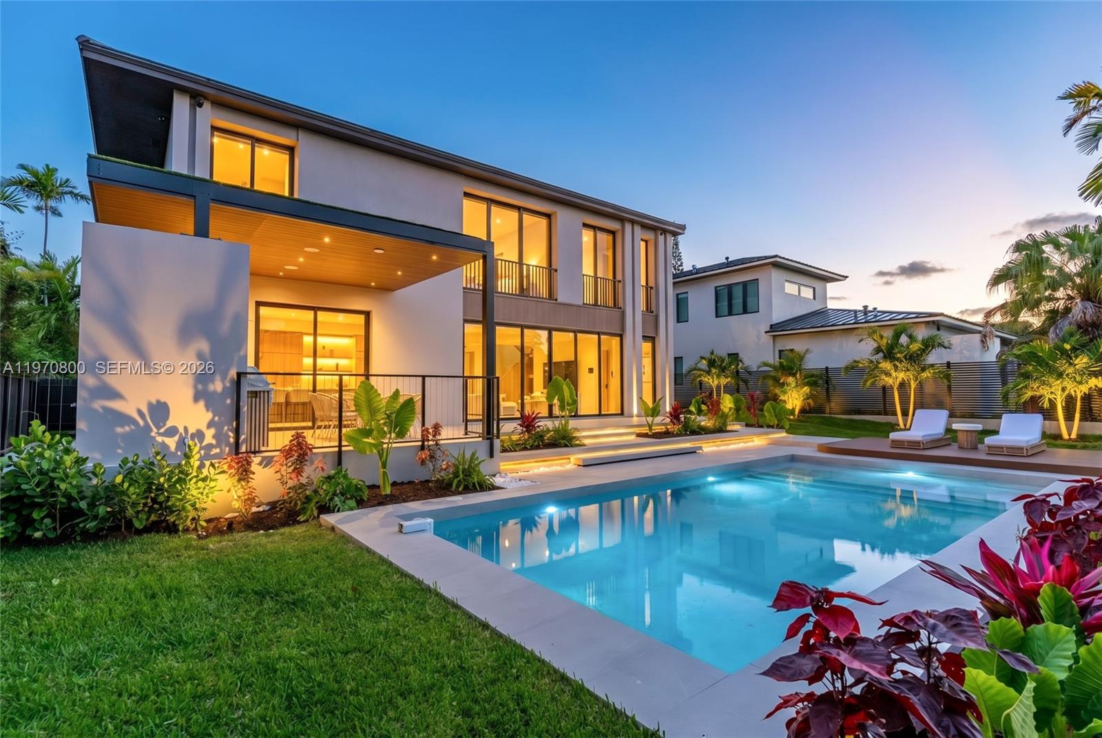 5854 SW 30th St Miami, FL 33155