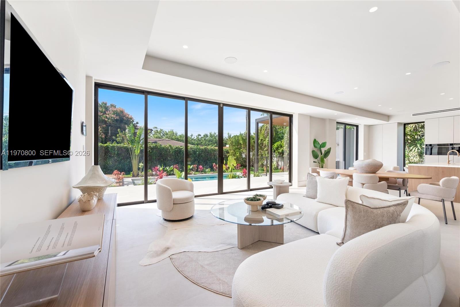 5854 SW 30th St Miami, FL 33155