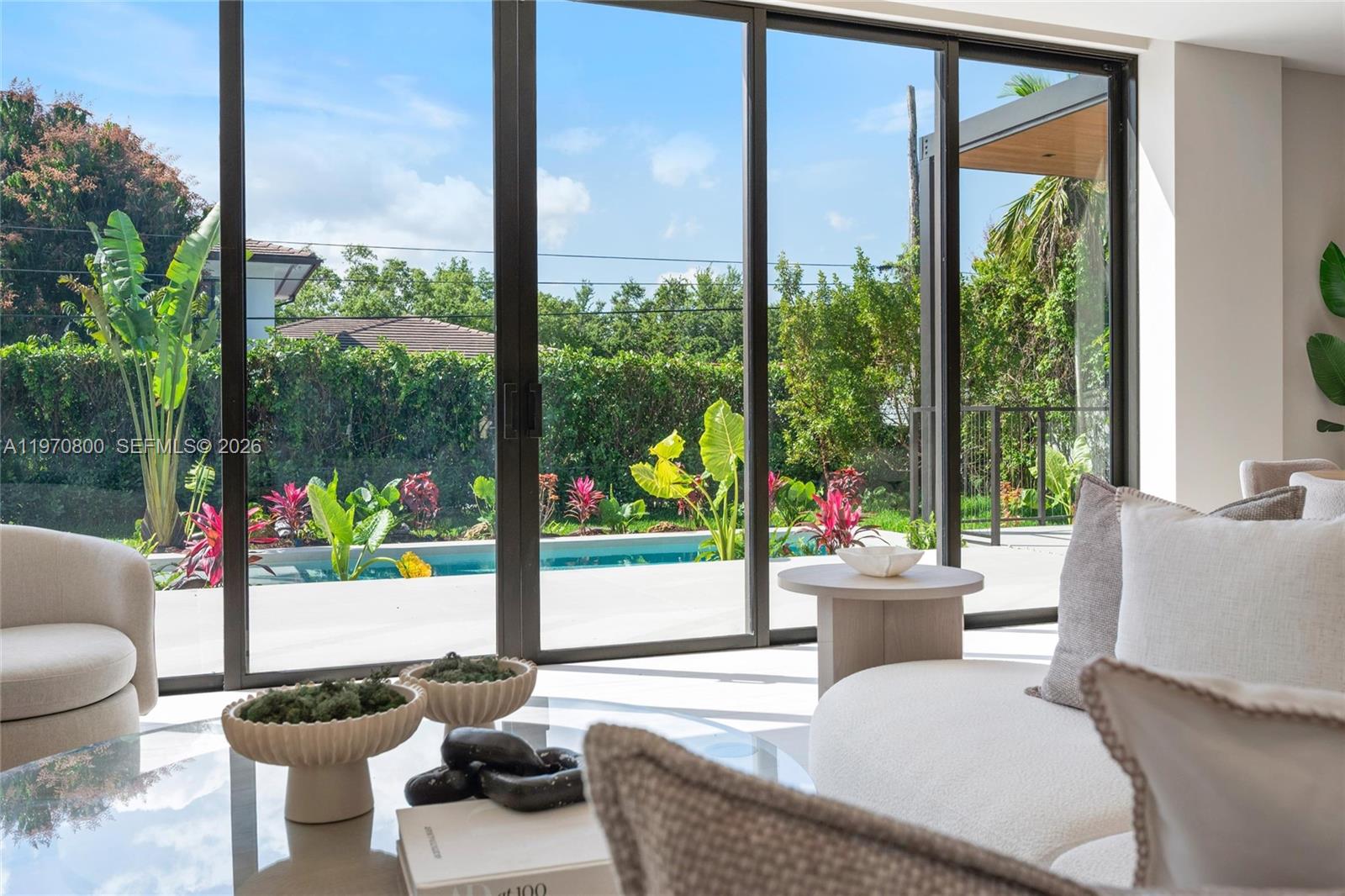 5854 SW 30th St Miami, FL 33155