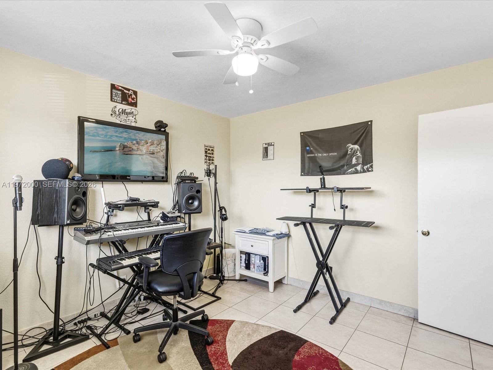 118 Phippen Waiters Rd Dania Beach, FL 33004