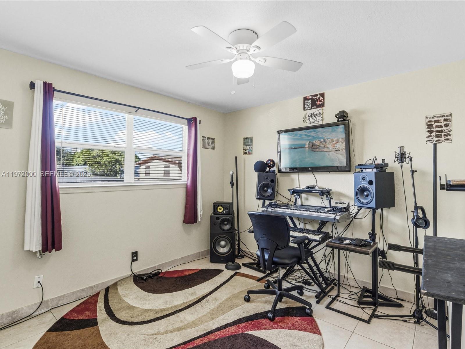 118 Phippen Waiters Rd Dania Beach, FL 33004