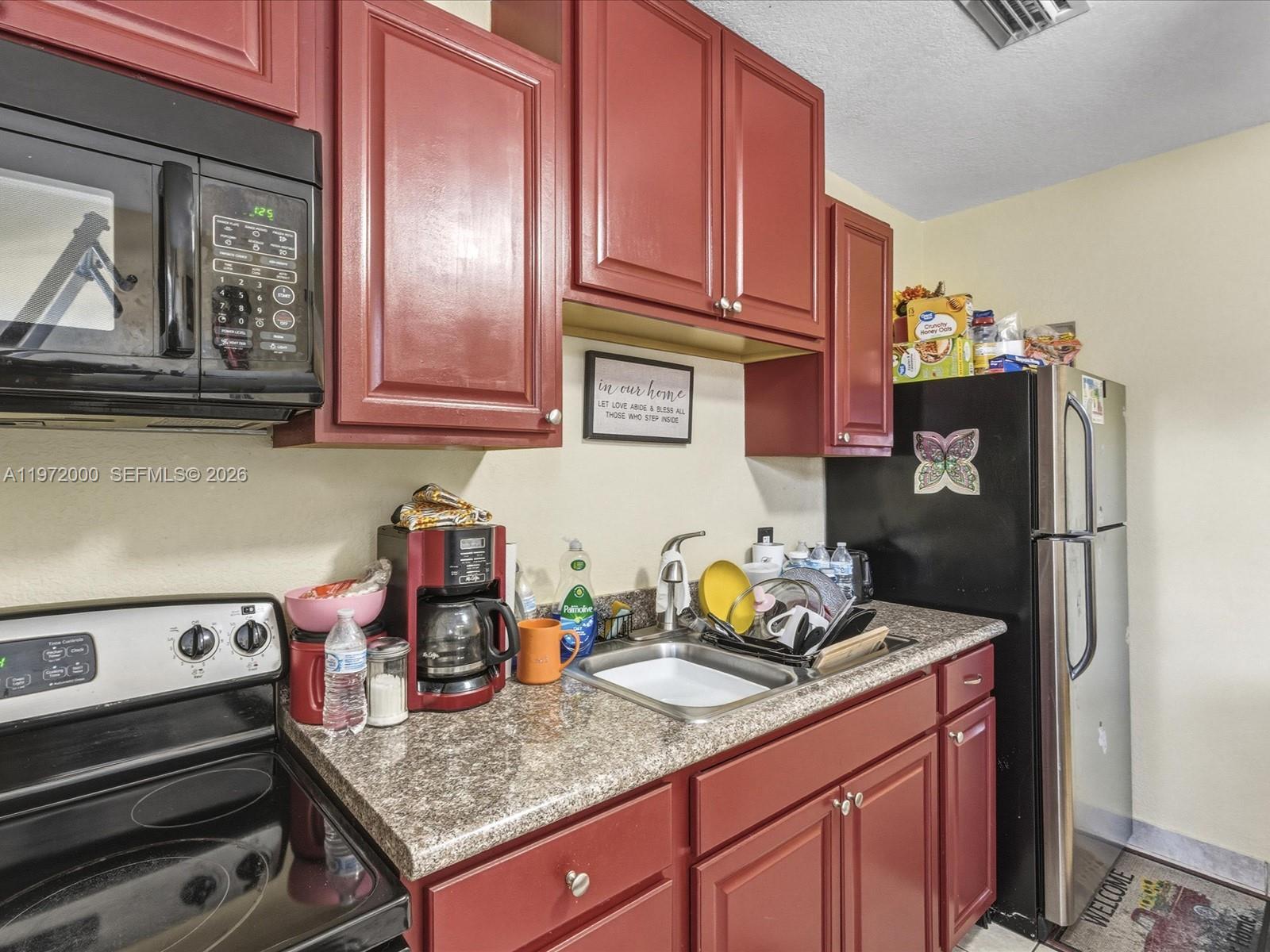 118 Phippen Waiters Rd Dania Beach, FL 33004