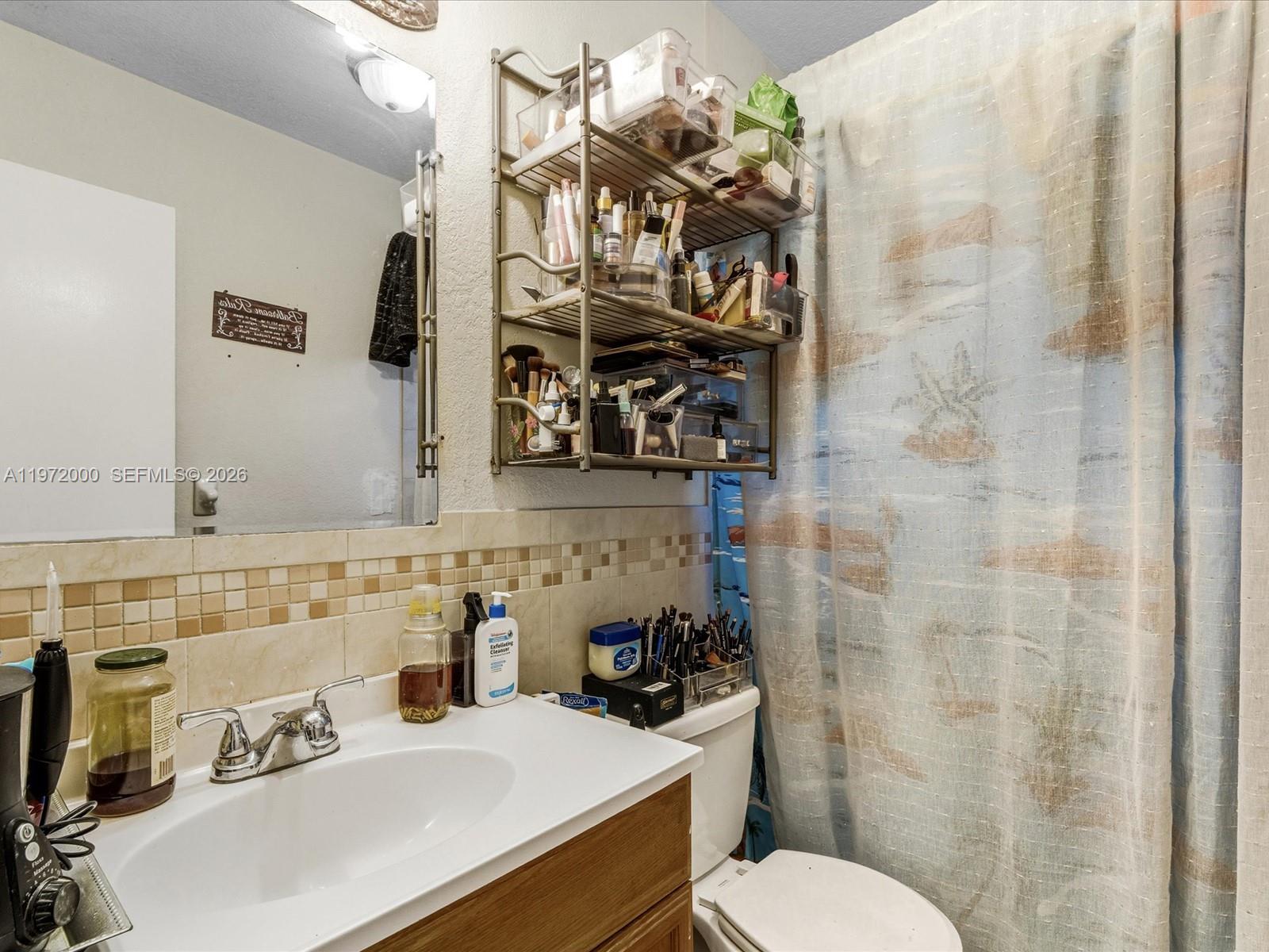 118 Phippen Waiters Rd Dania Beach, FL 33004