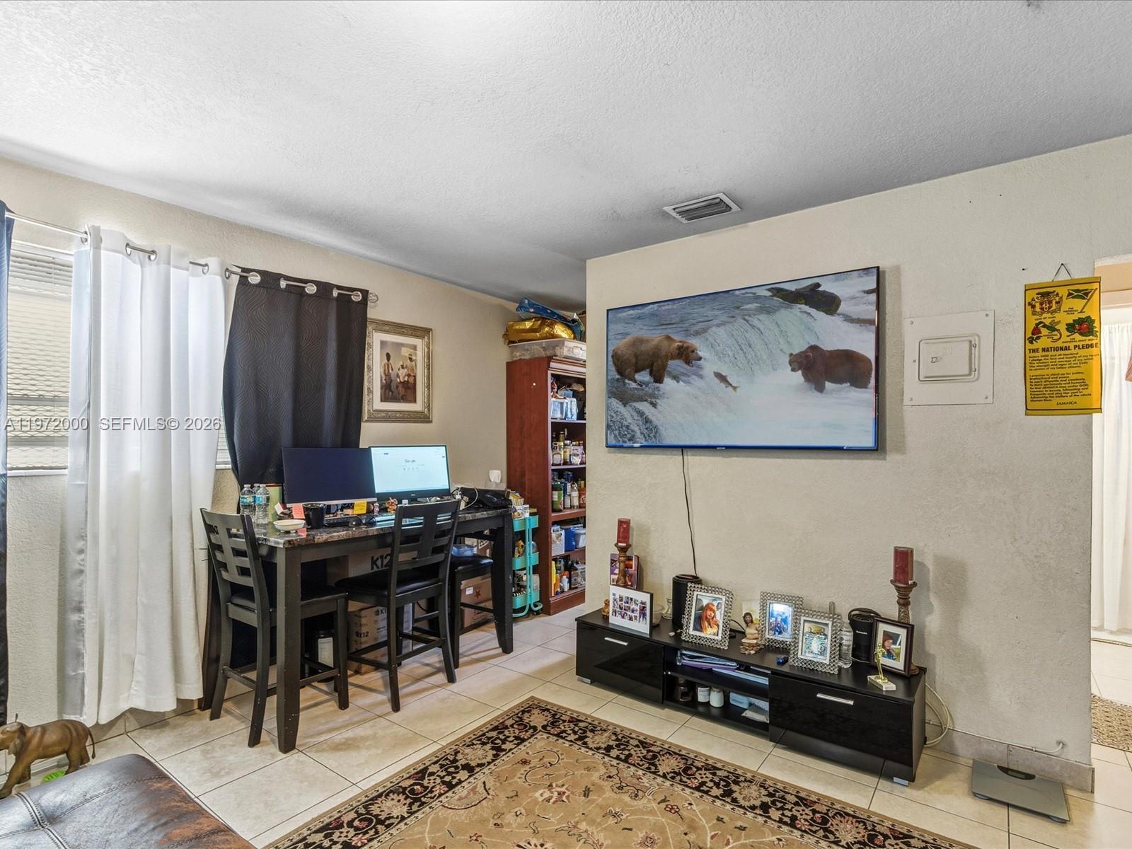 118 Phippen Waiters Rd Dania Beach, FL 33004