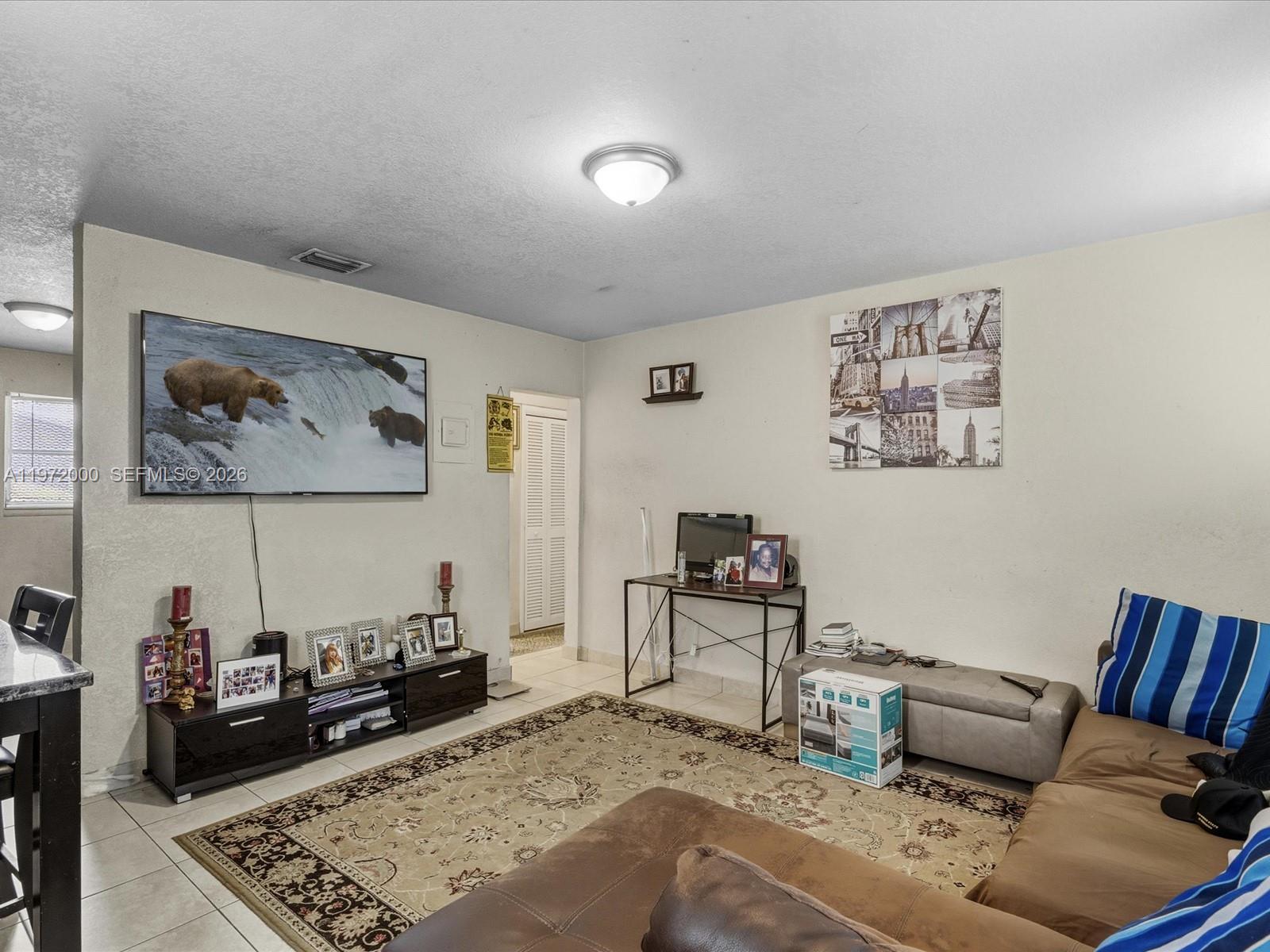 118 Phippen Waiters Rd Dania Beach, FL 33004