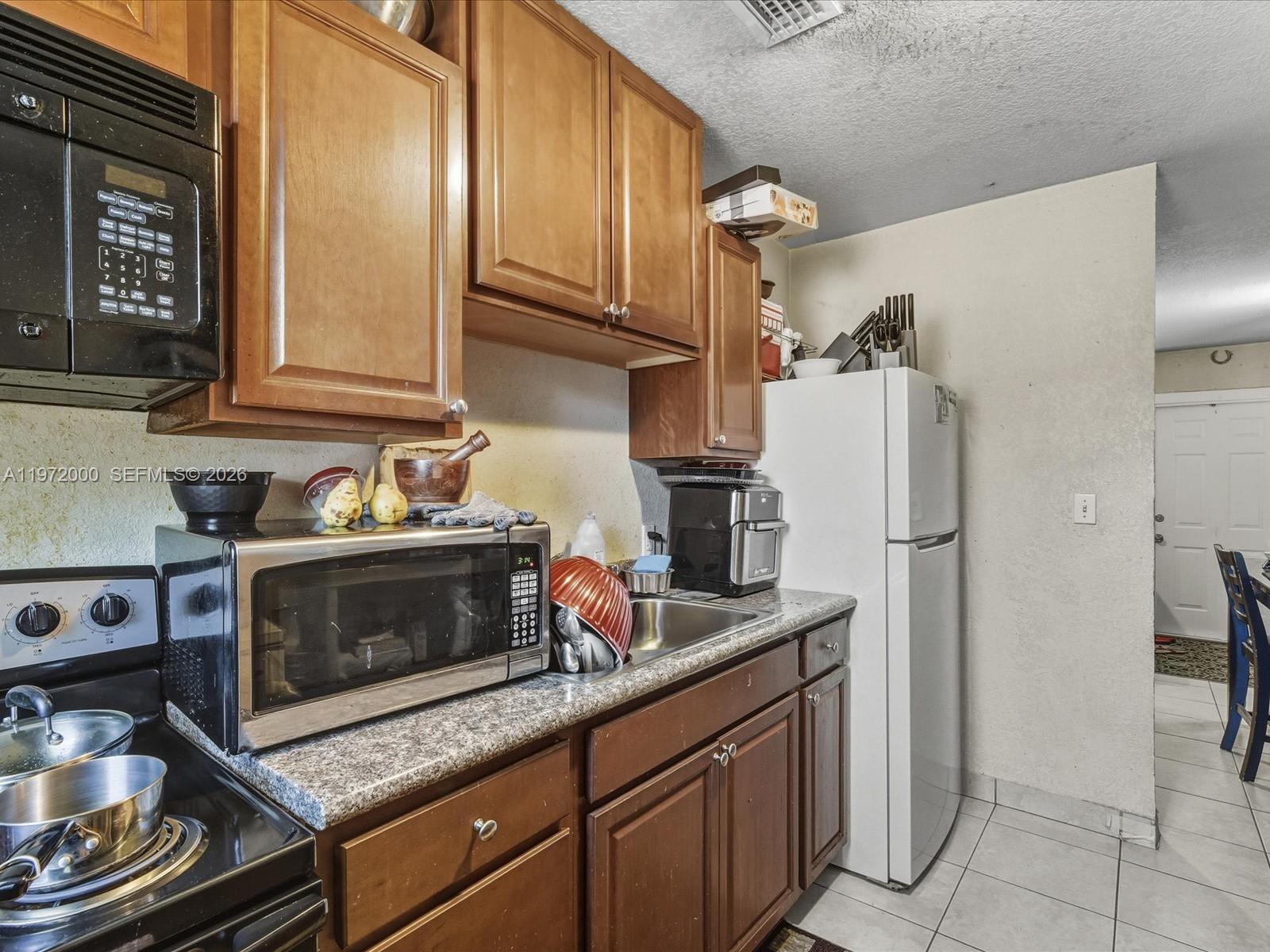 118 Phippen Waiters Rd Dania Beach, FL 33004