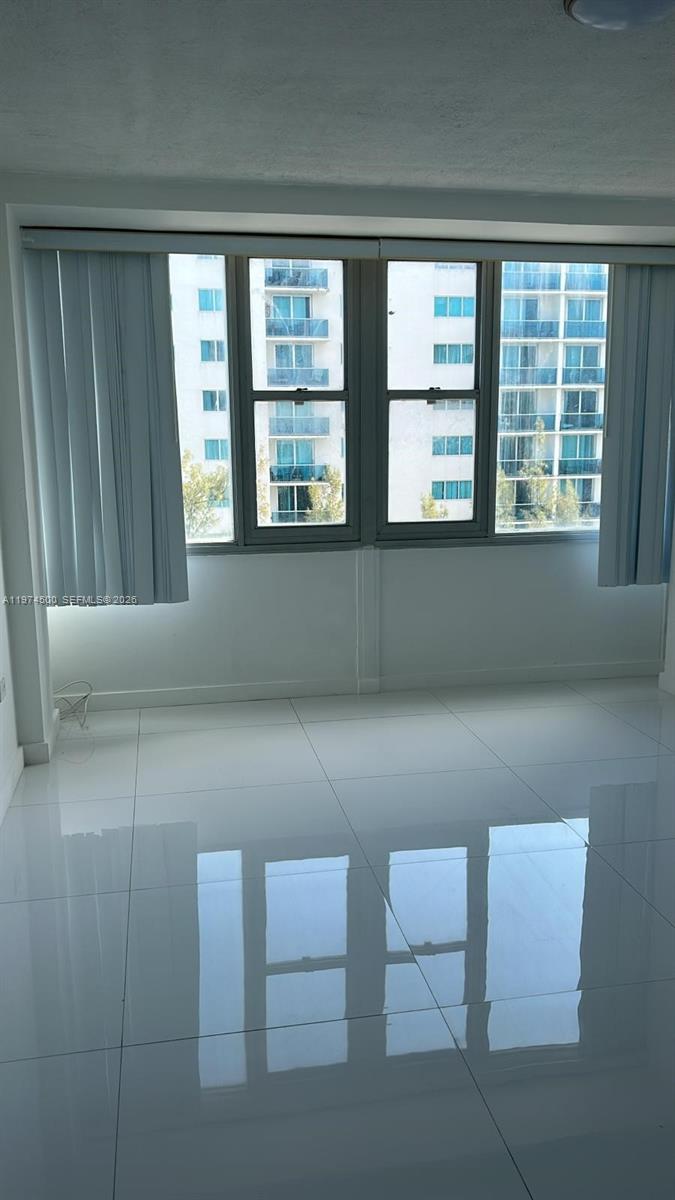 7545 E Treasure Dr #5J North Bay Village, FL 33141