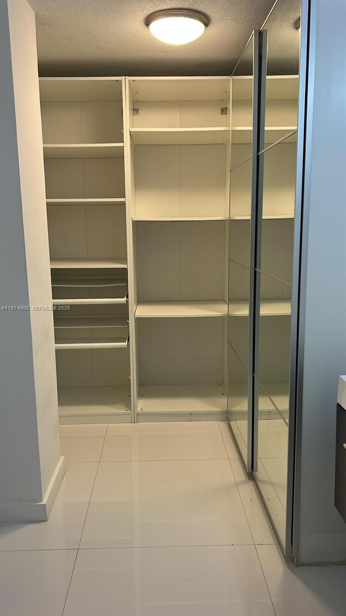 7545 E Treasure Dr #5J North Bay Village, FL 33141