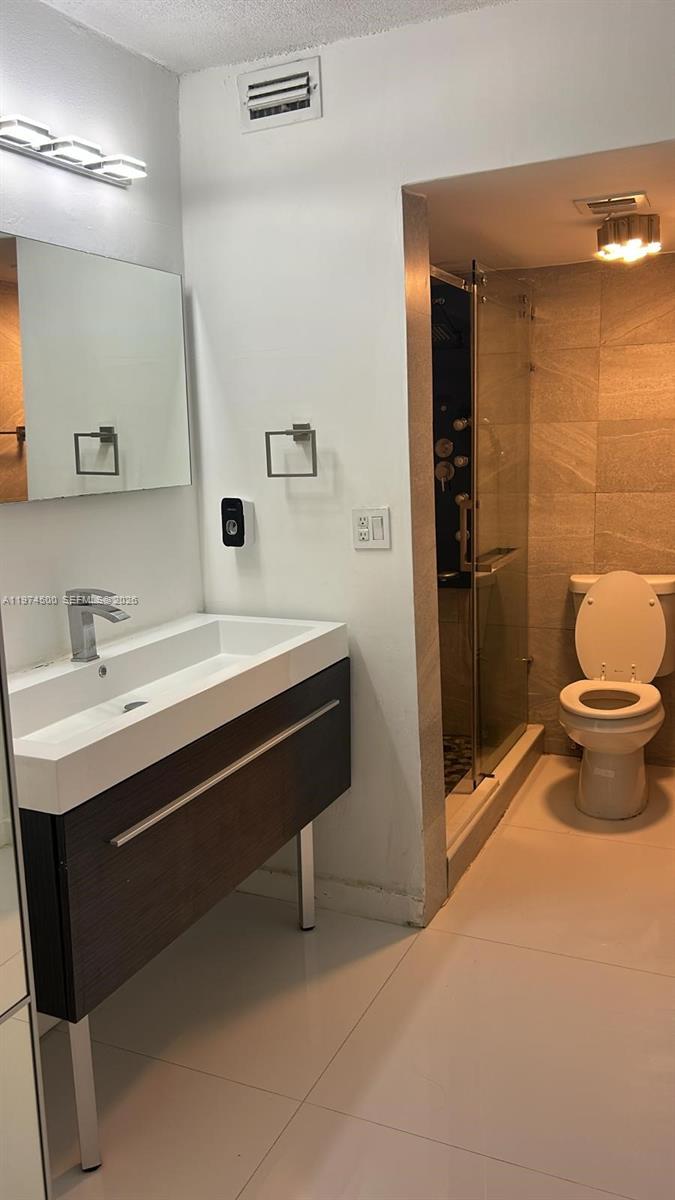 7545 E Treasure Dr #5J North Bay Village, FL 33141