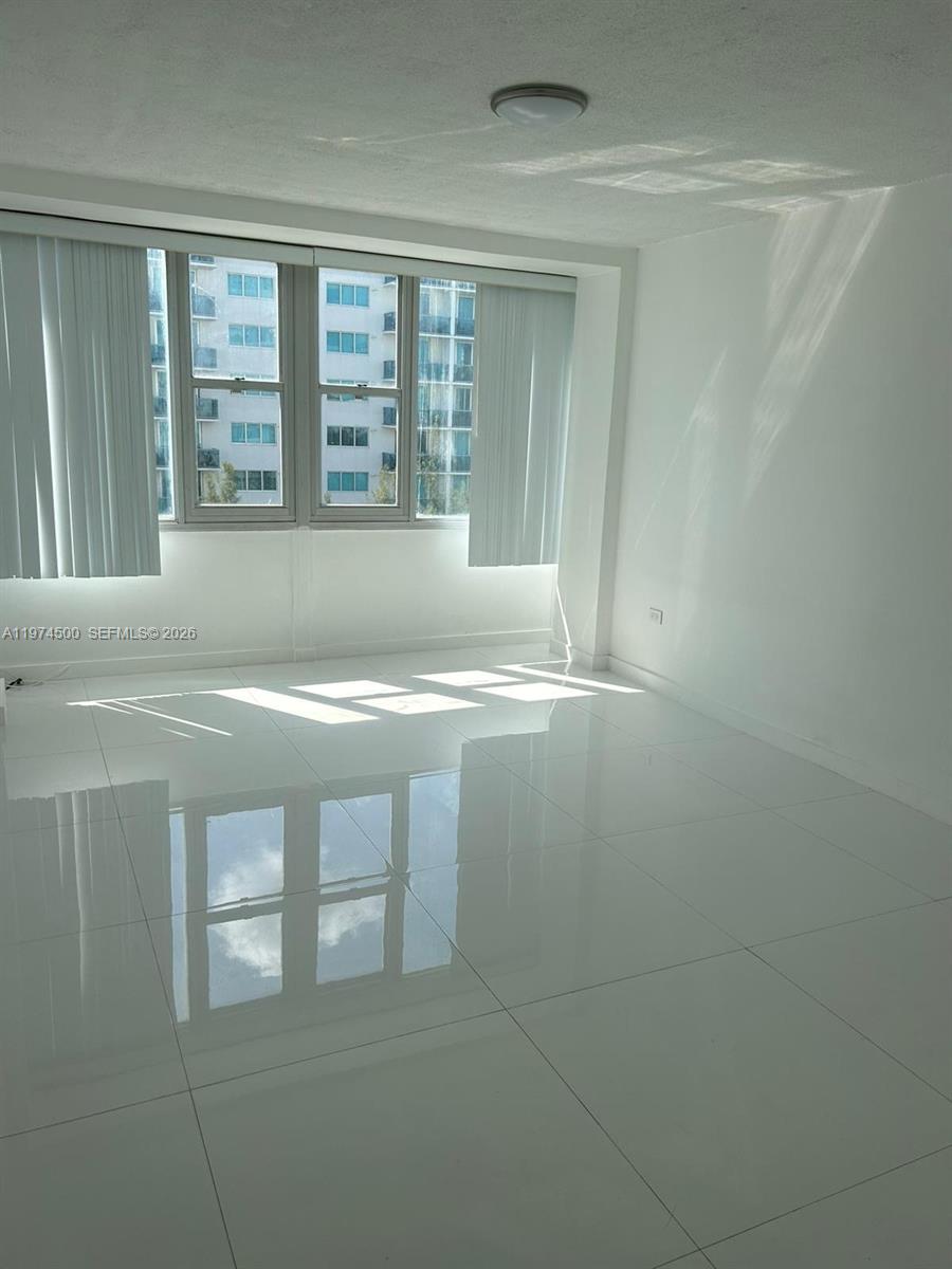 7545 E Treasure Dr #5J North Bay Village, FL 33141