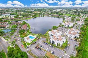 207 Lake Pointe Dr #201