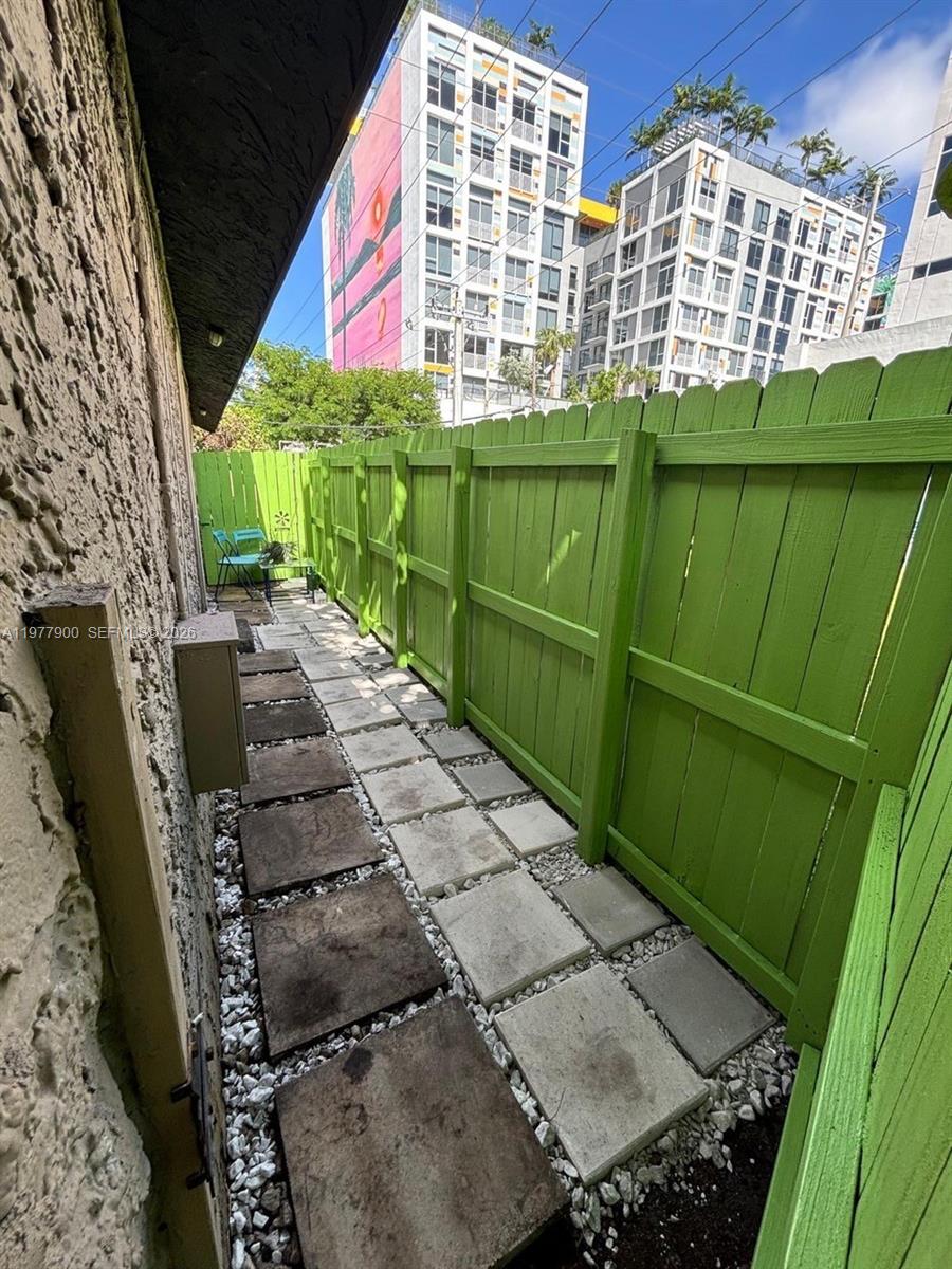 118 NW 24th St Miami, FL 33127