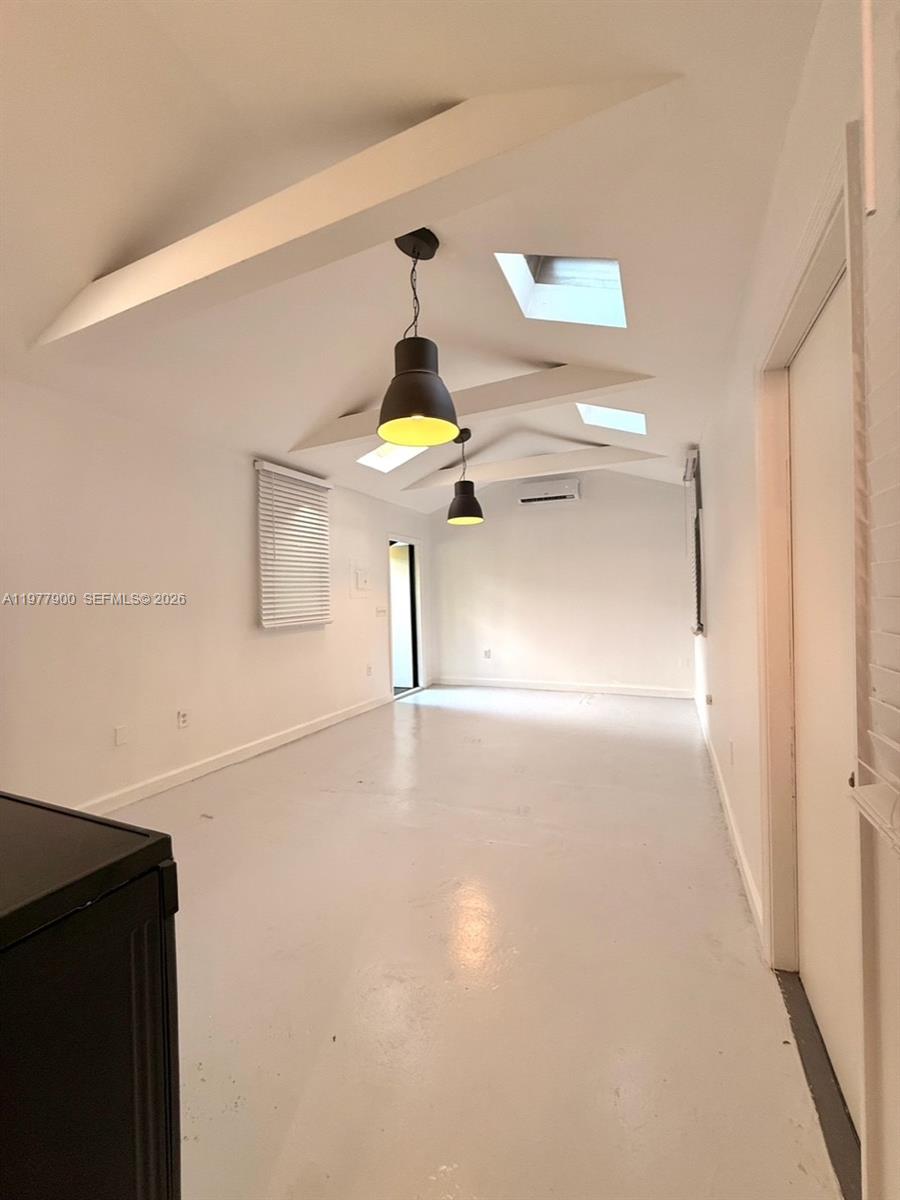 118 NW 24th St Miami, FL 33127